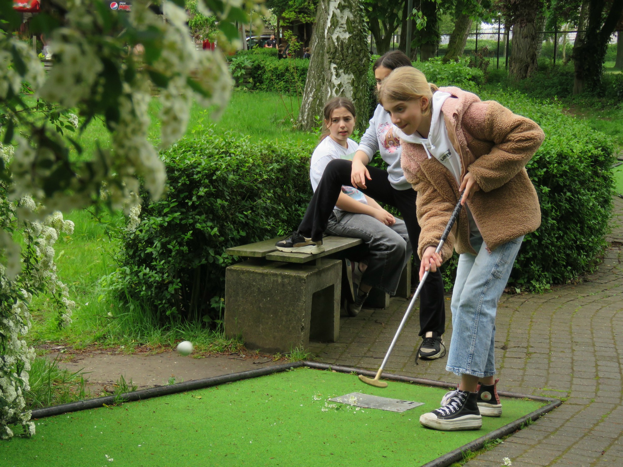 Afsluitdag - Minigolf met een hapje en een drankje