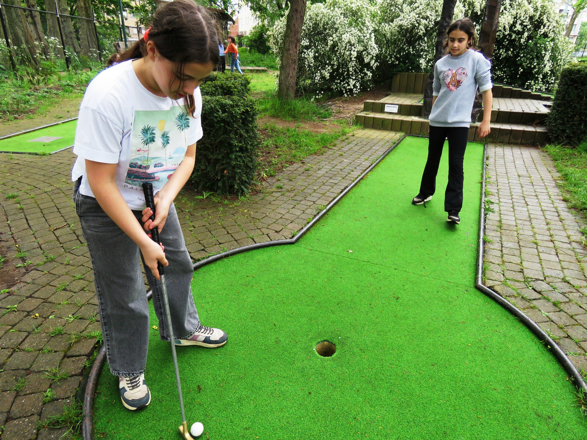 Afsluitdag - Minigolf met een hapje en een drankje