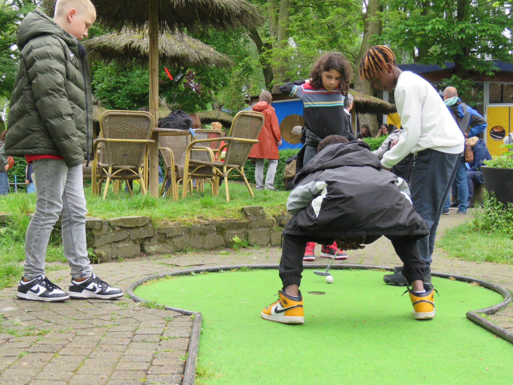 Afsluitdag - Minigolf met een hapje en een drankje