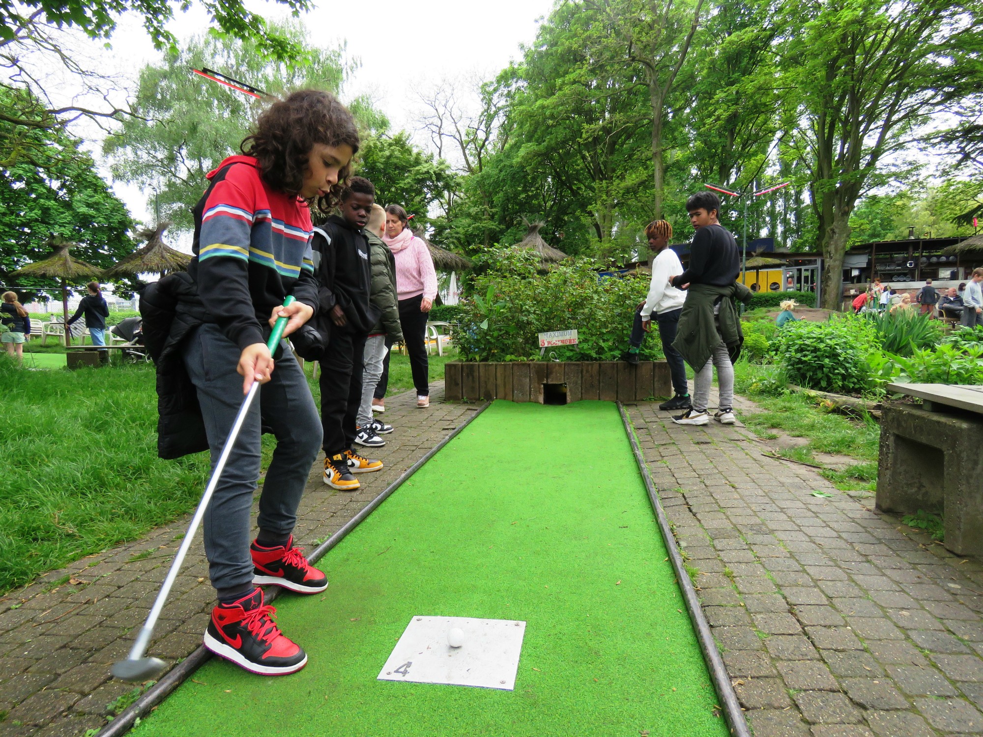 Afsluitdag - Minigolf met een hapje en een drankje