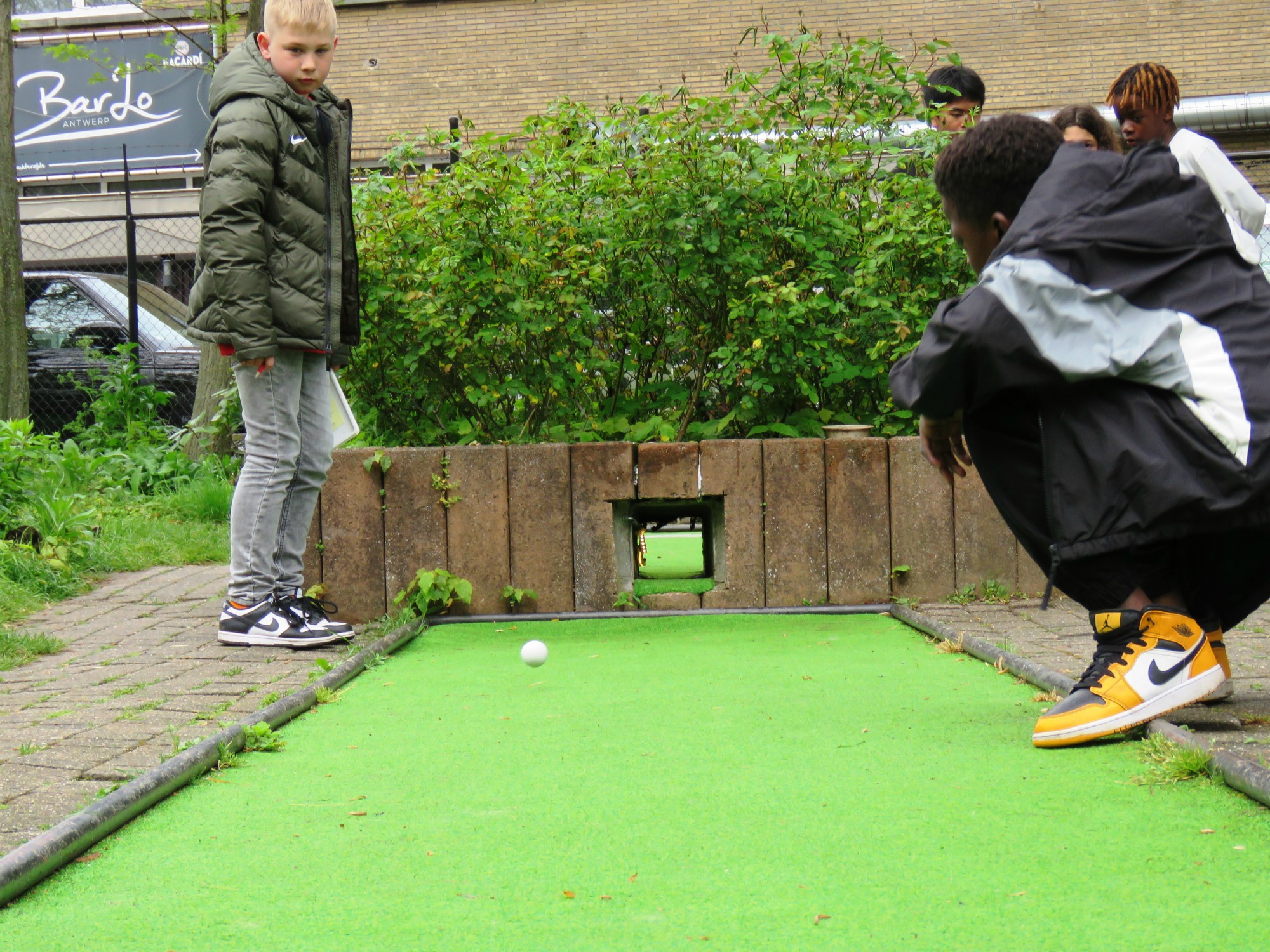 Afsluitdag - Minigolf met een hapje en een drankje