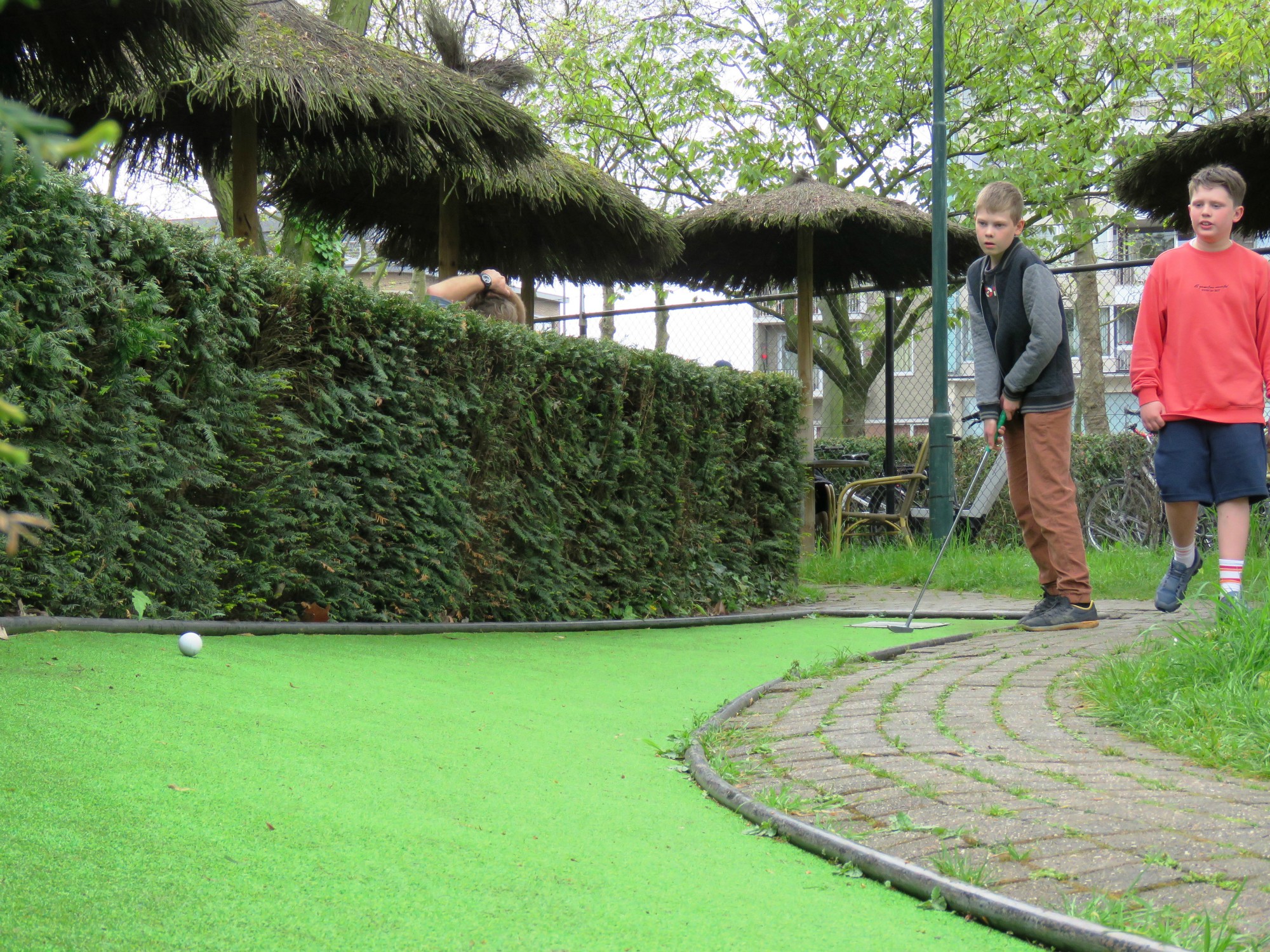 Afsluitdag - Minigolf met een hapje en een drankje