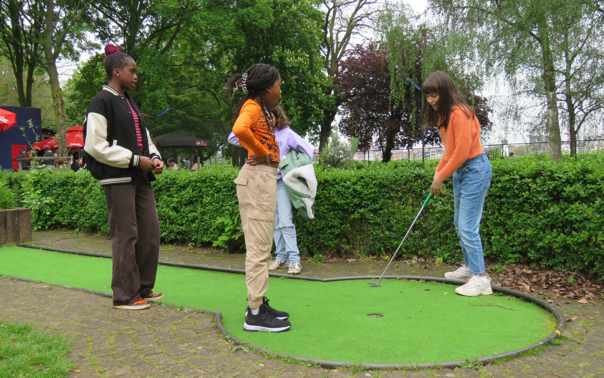 Afsluitdag - Minigolf met een hapje en een drankje