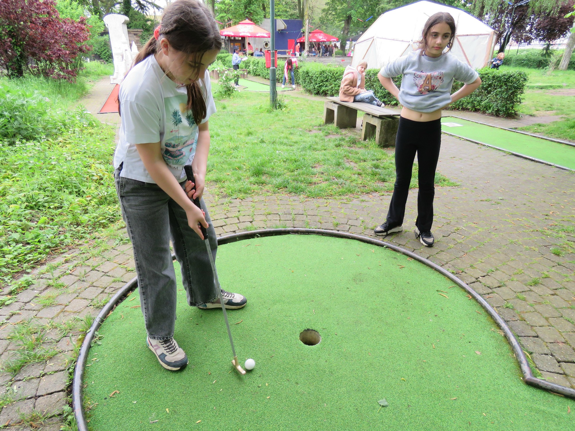 Afsluitdag - Minigolf met een hapje en een drankje