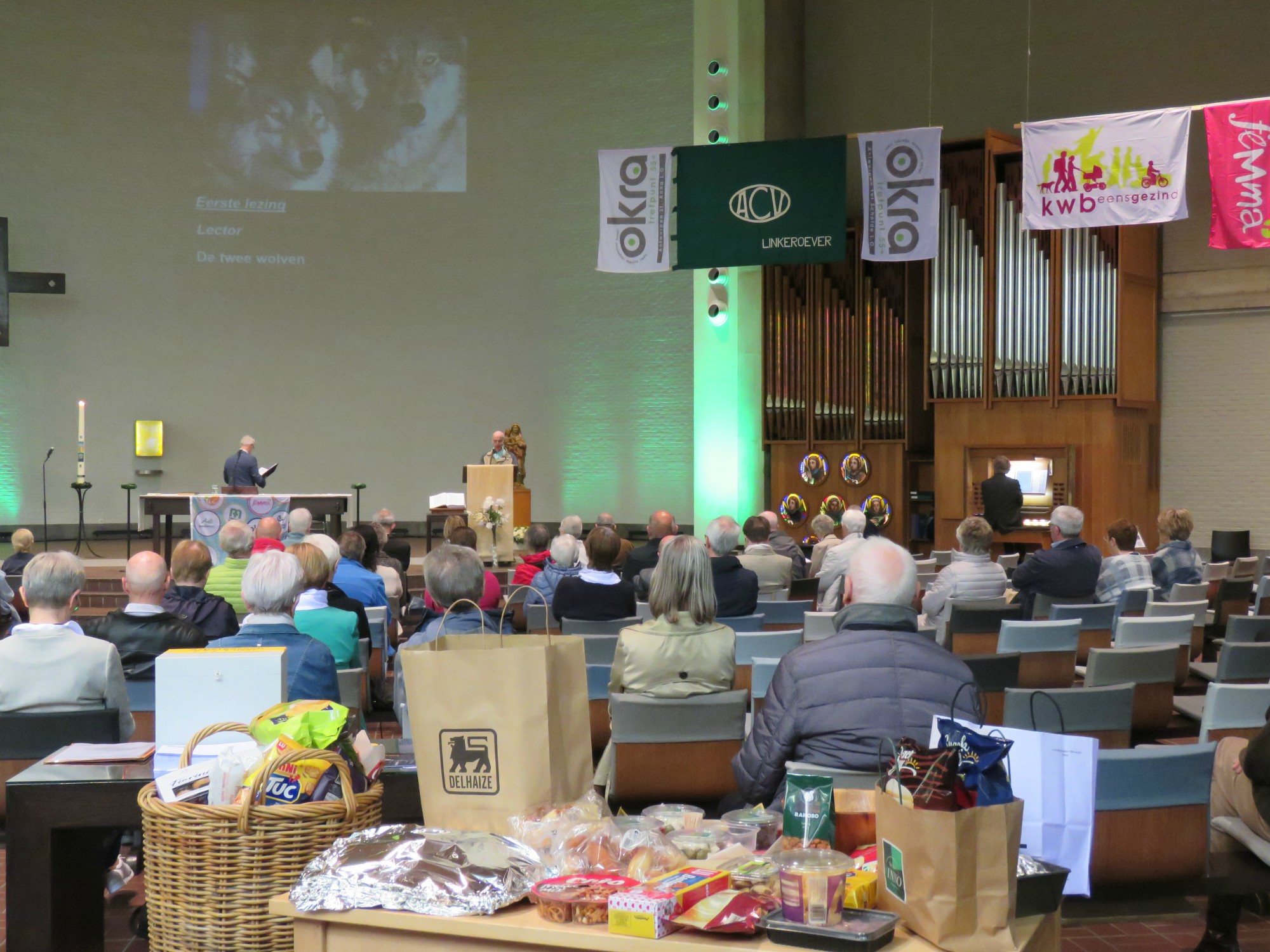 Ludo Rutten brengt de eerste lezing over 'Twee wolven'