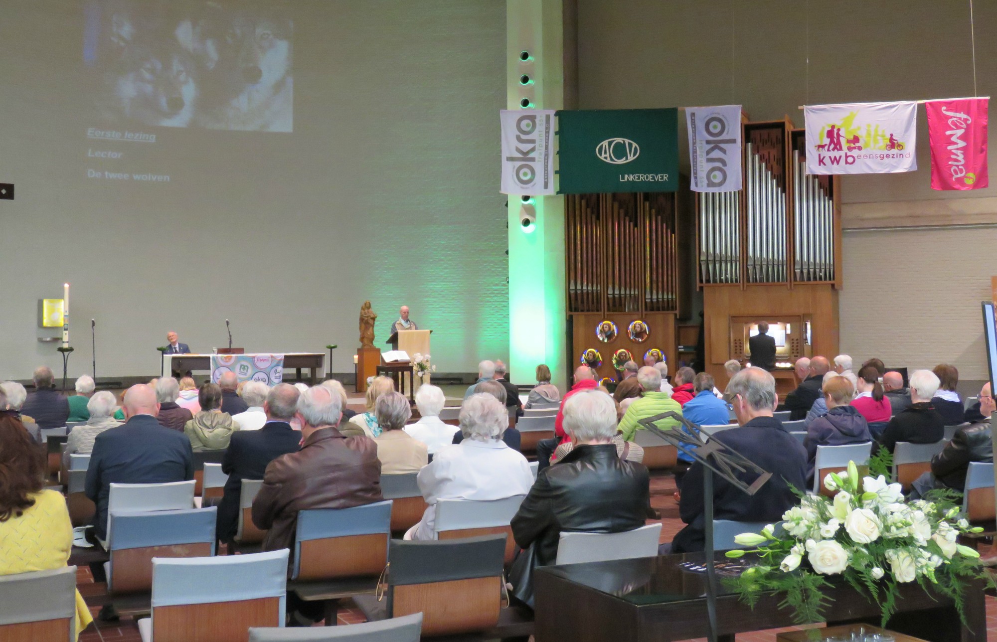 Ludo Rutten brengt de eerste lezing over 'Twee wolven'