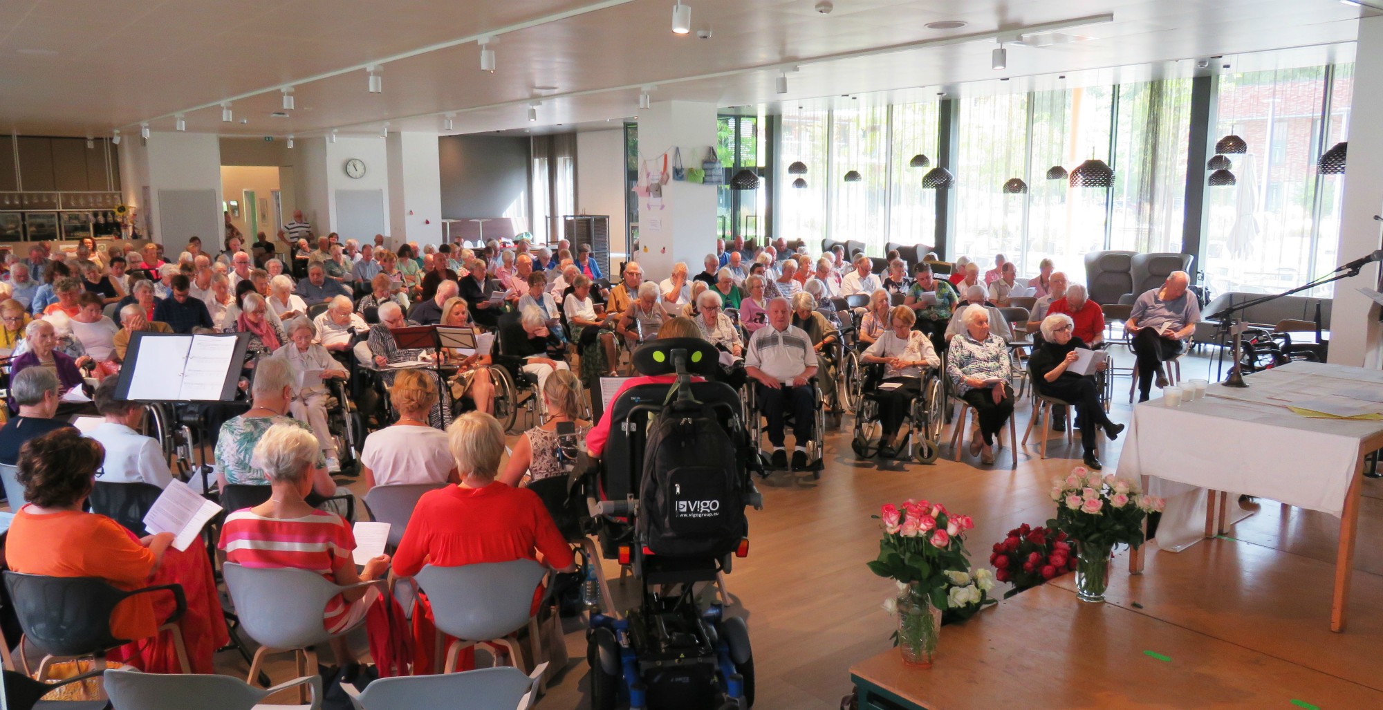 Moederdagviering | WZC Hof ter Schelde | Voorganger Paul Scheelen | Sint-Anna-ten-Drieënparochie, Antwerpen Linkeroever