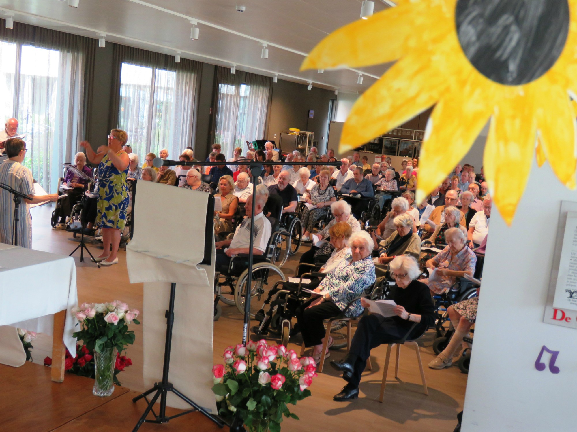 Moederdagviering | WZC Hof ter Schelde | Voorganger Paul Scheelen | Sint-Anna-ten-Drieënparochie, Antwerpen Linkeroever