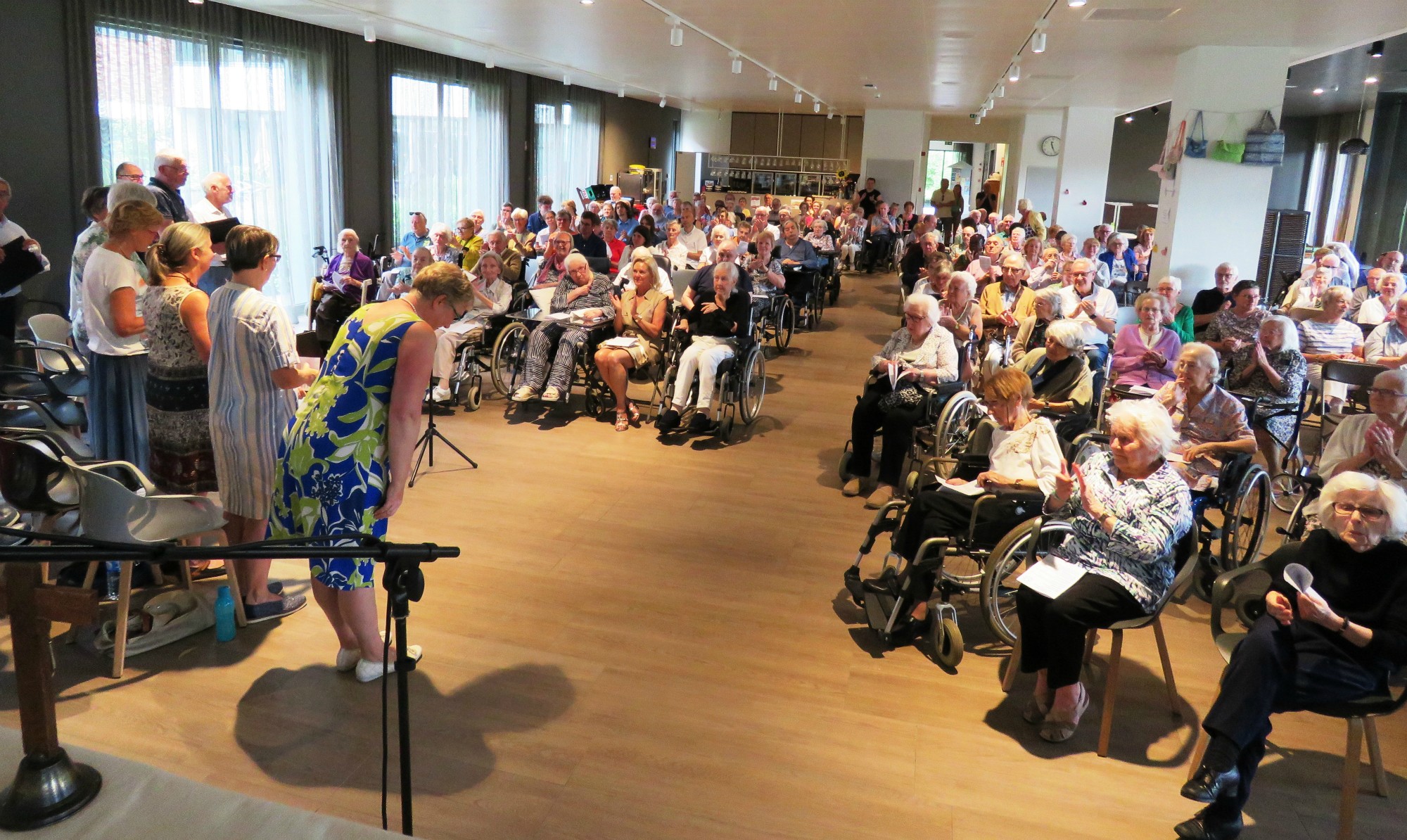 Moederdagviering | WZC Hof ter Schelde | Voorganger Paul Scheelen | Sint-Anna-ten-Drieënparochie, Antwerpen Linkeroever