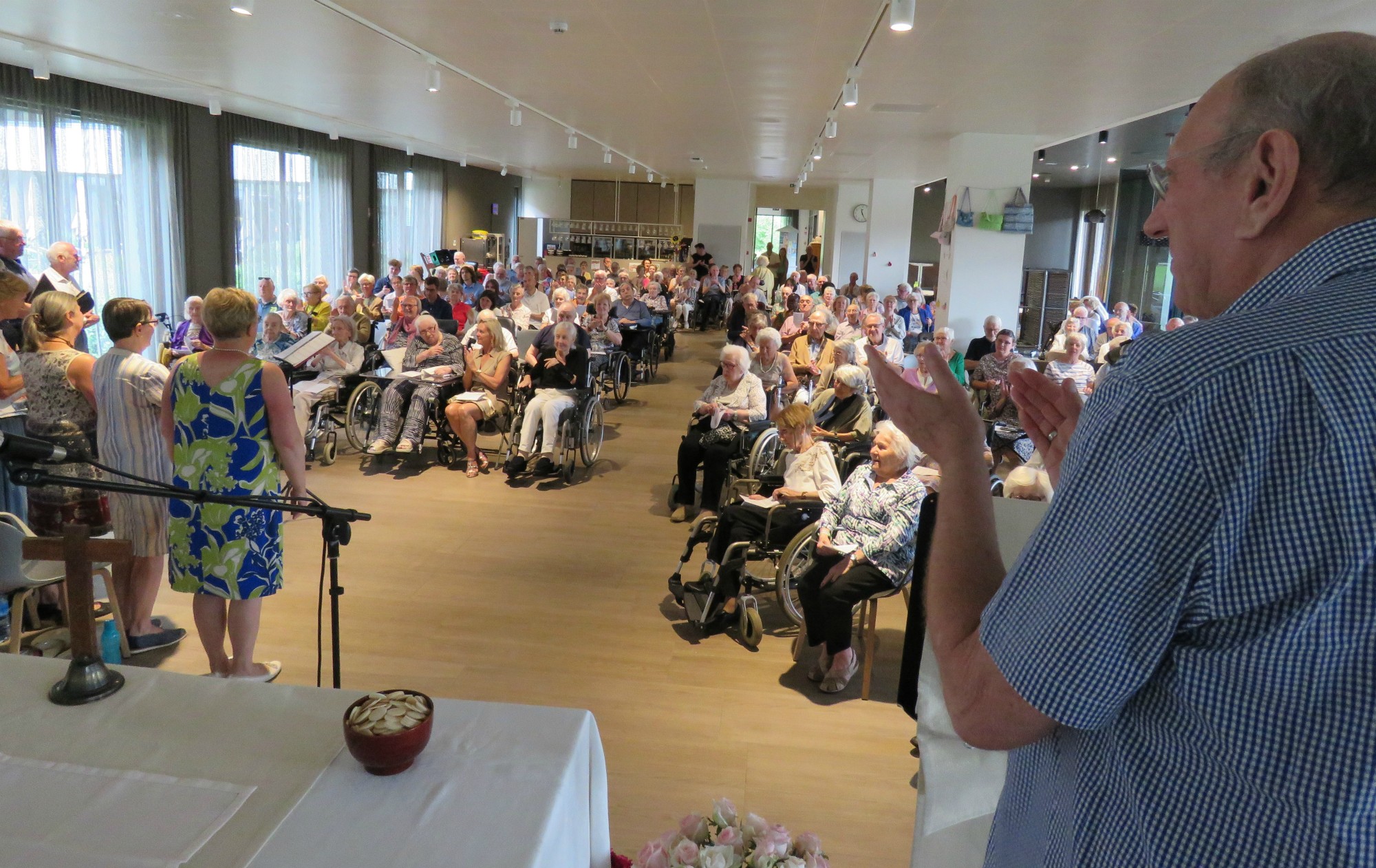 Moederdagviering | WZC Hof ter Schelde | Voorganger Paul Scheelen | Sint-Anna-ten-Drieënparochie, Antwerpen Linkeroever