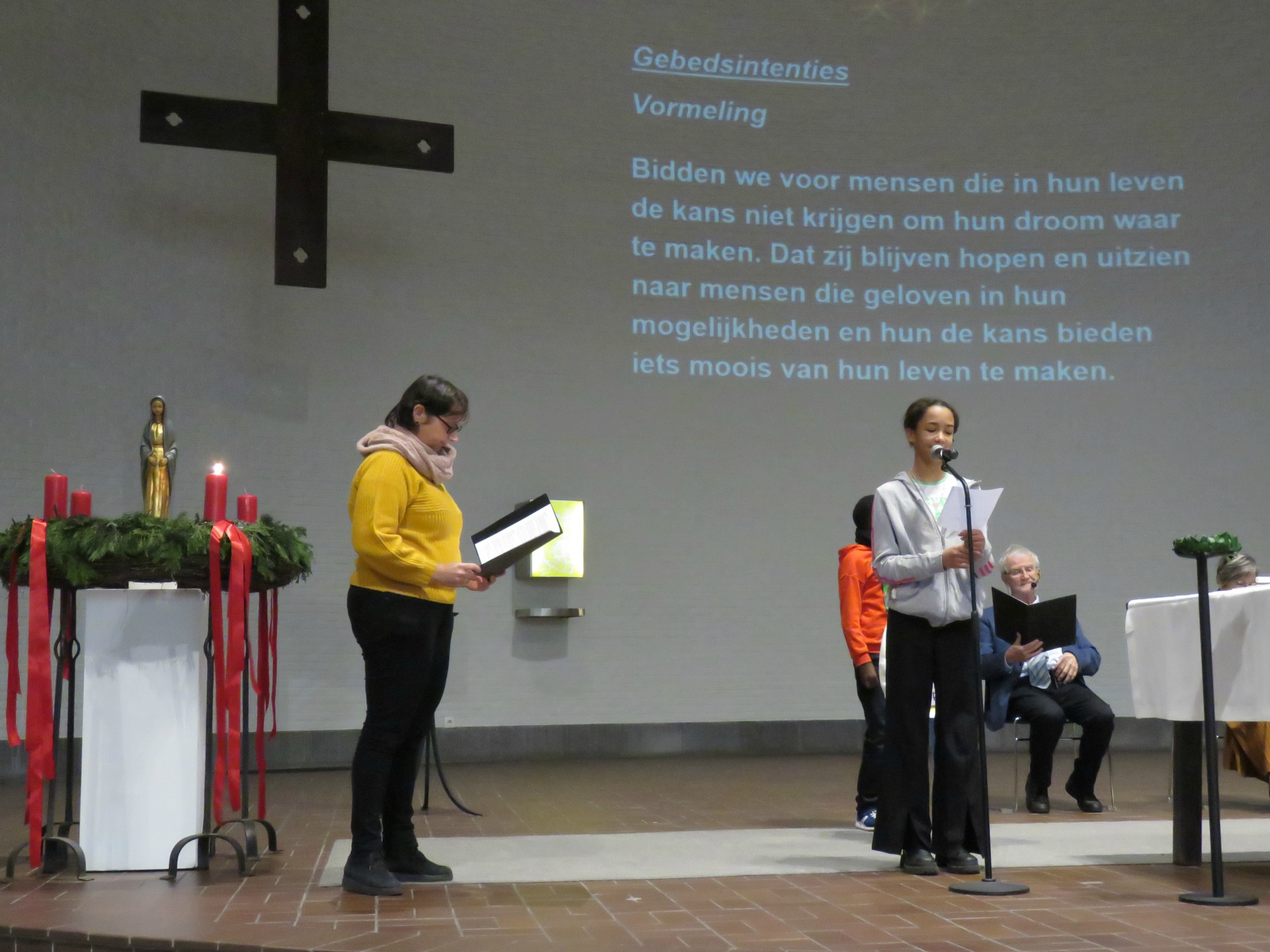 Gebedsintenties door eerste communicanten en vormelingen