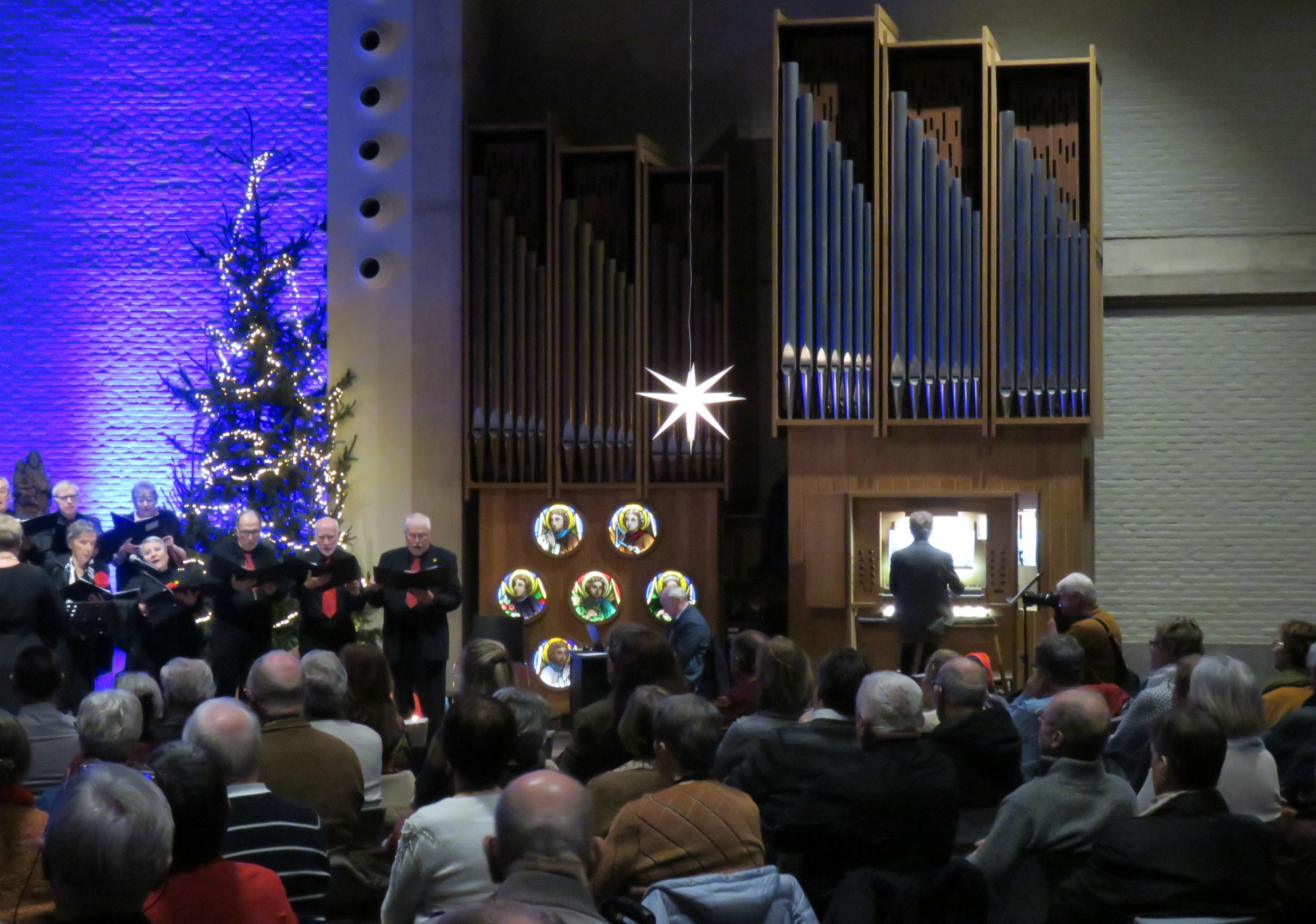 Meezing kerstconcert - Ortolaan - Klankjorum - Sint-Annakoor - Joannes Thuy - Myriam Baert - Sint-Anna-ten-Drieënkerk, Antwerpen Linkeroever