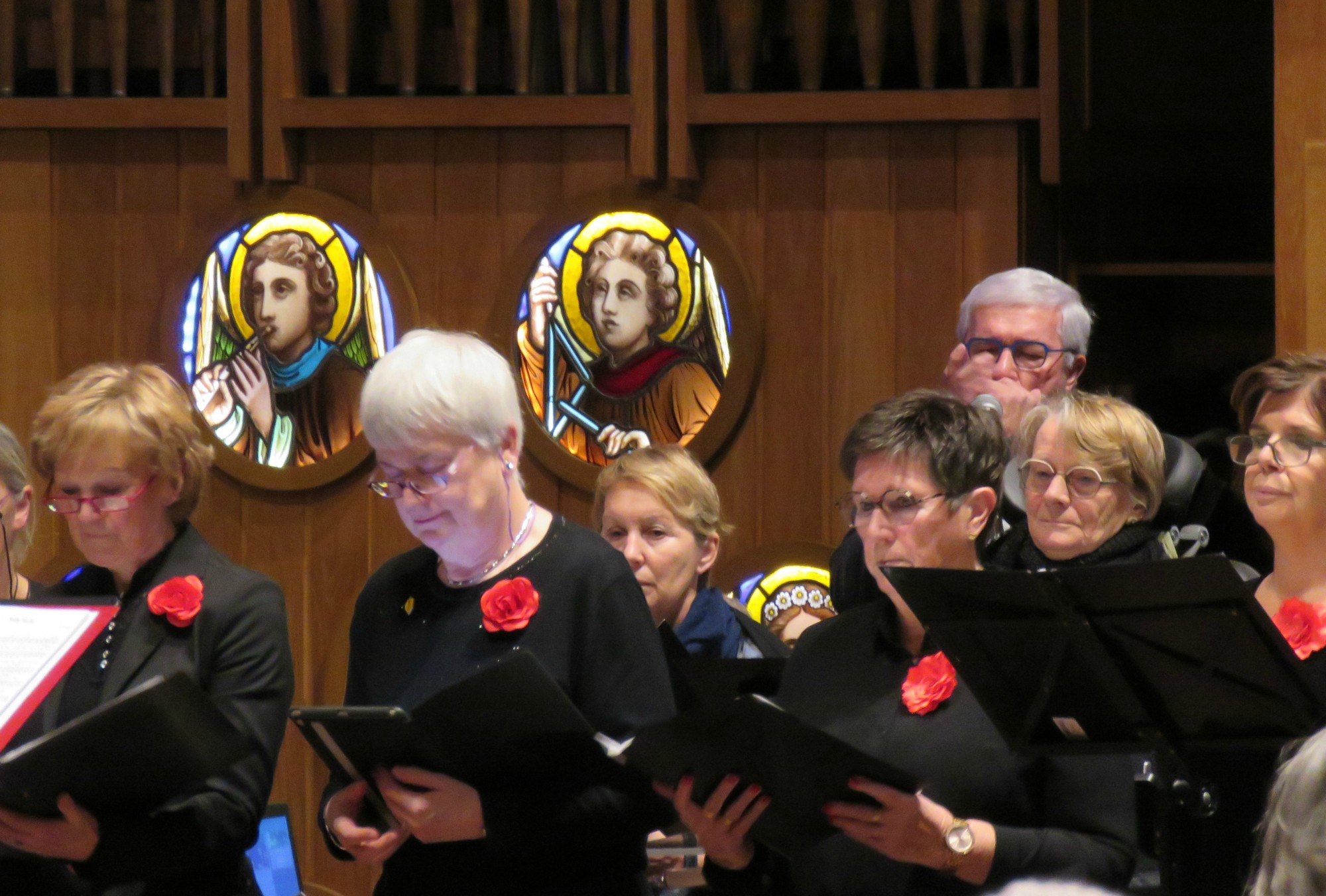 Het Sint-Annakoor o.l.v. Myriam Baert, Jan Van Noten op mondharmonica