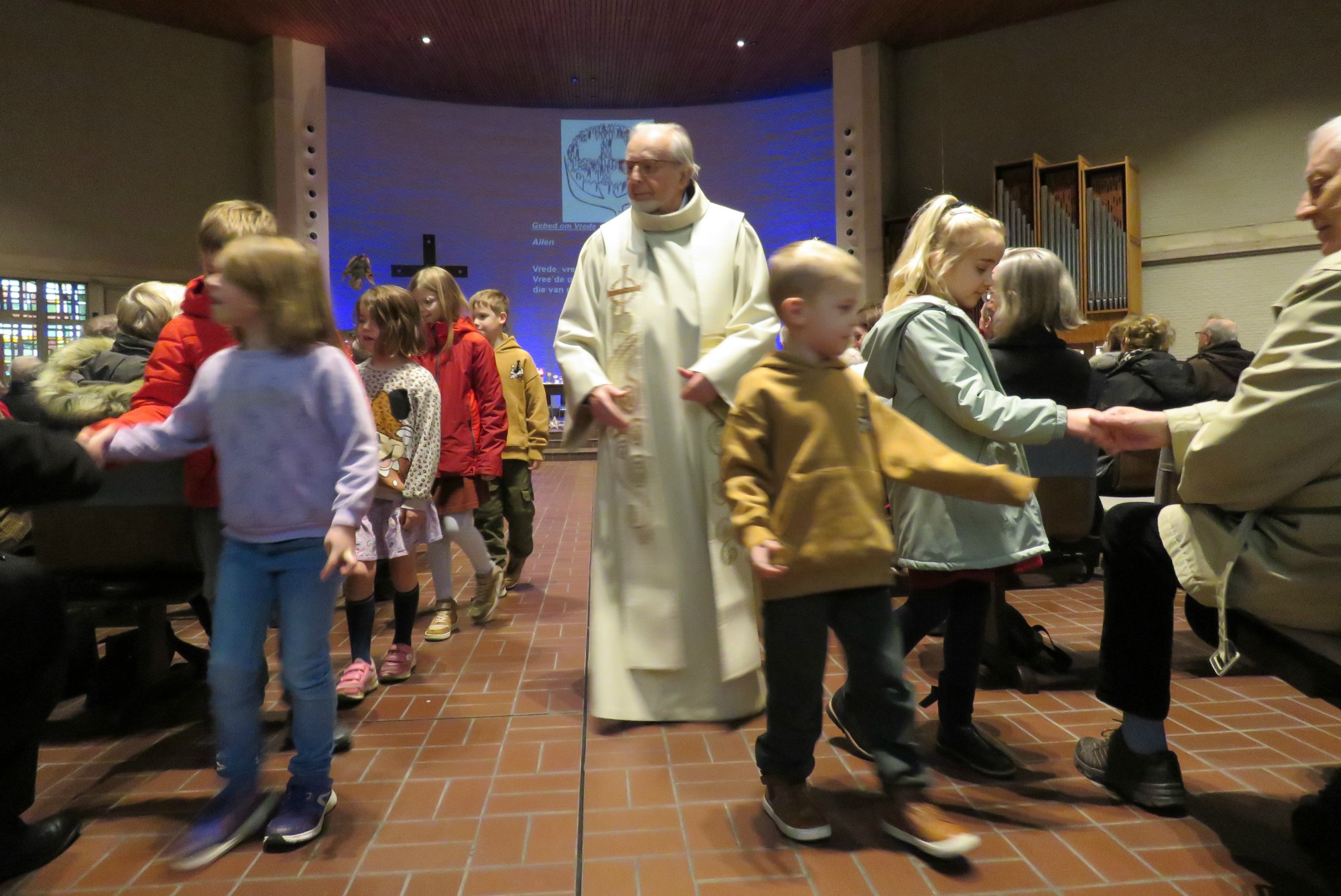 De vredeswens door de kinderen en Lieven Tiebos