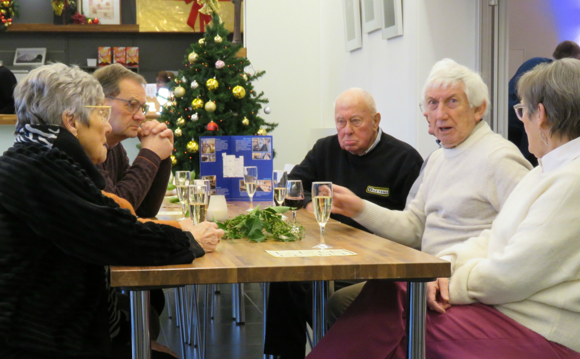 Sfeerfoto's van de nieuwjaarsreceptie van het Sint-Anna-ten-Drieënparochie, Antwerpen Linkeroever