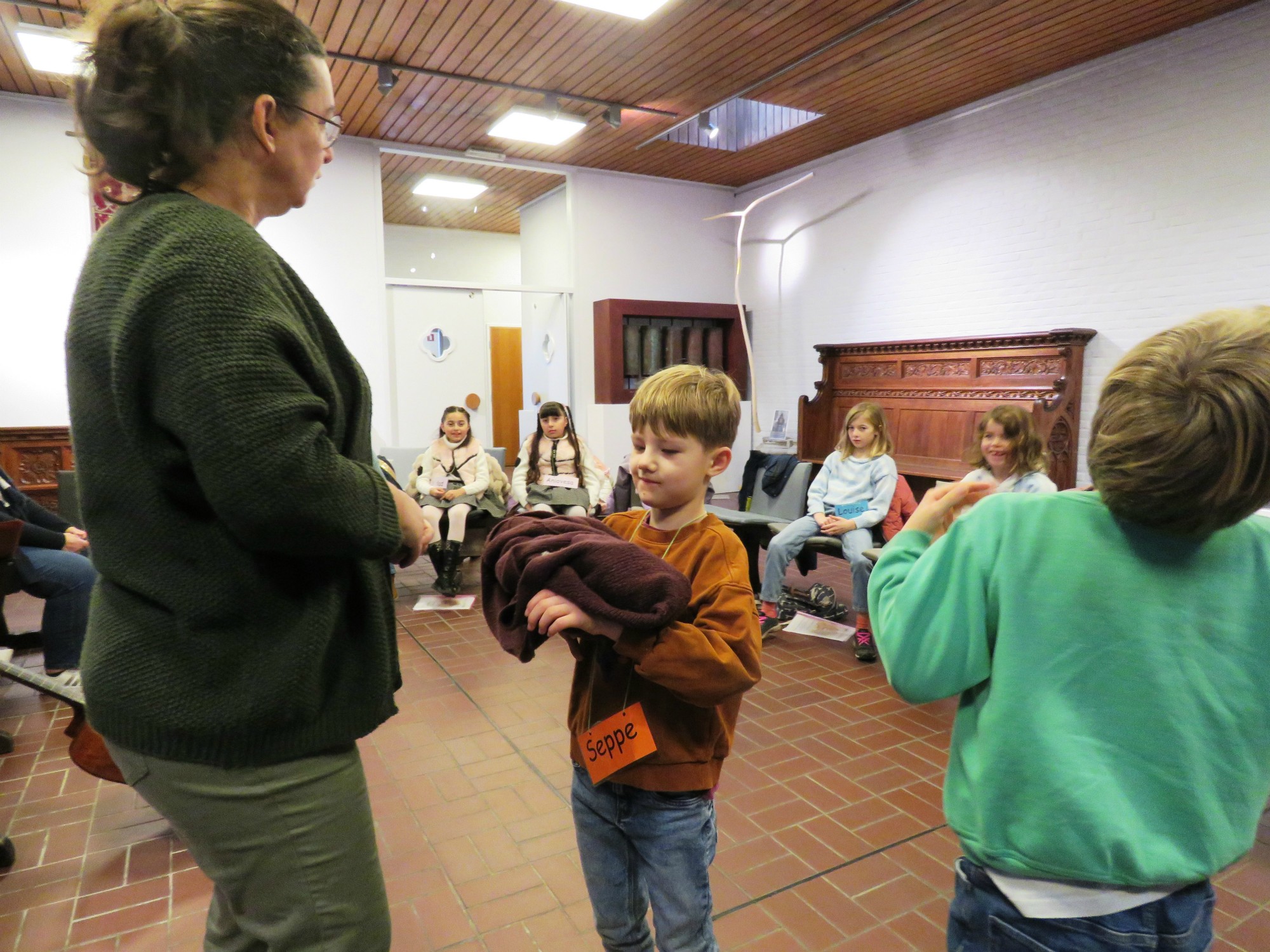 Jozef en Maria kwamen met kleine Jezus naar de tempel