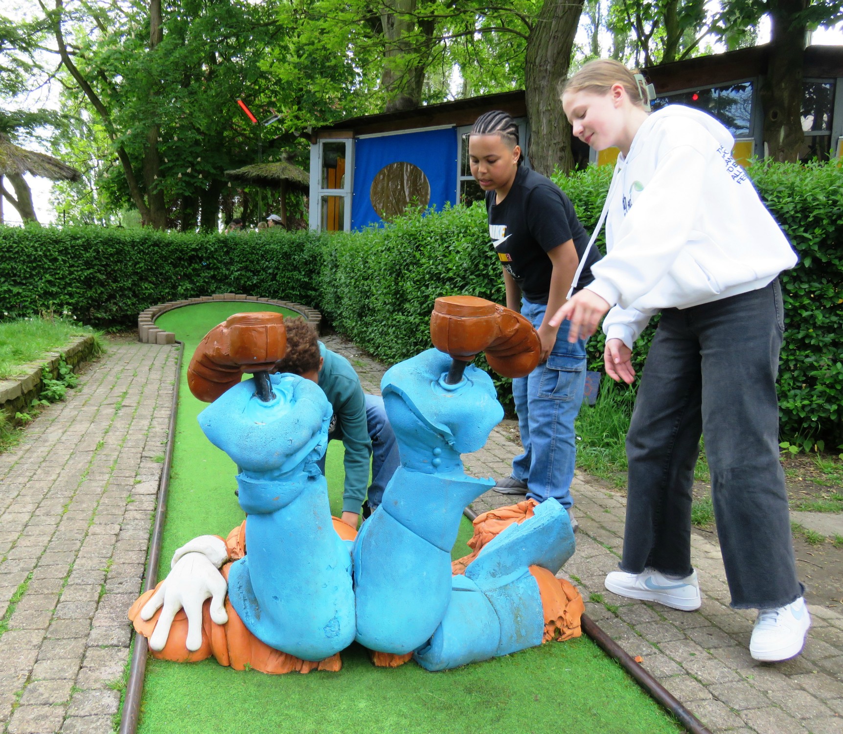 Afsluitdag vormelingen - Minigolf en iets eten en drinken