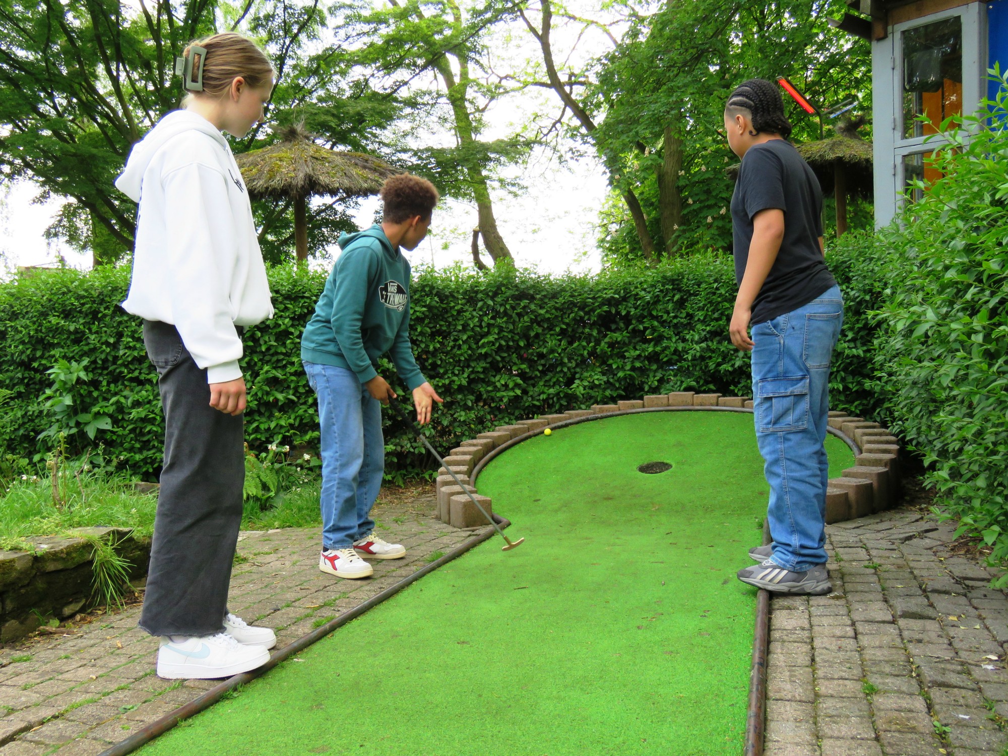 Afsluitdag vormelingen - Minigolf en iets eten en drinken