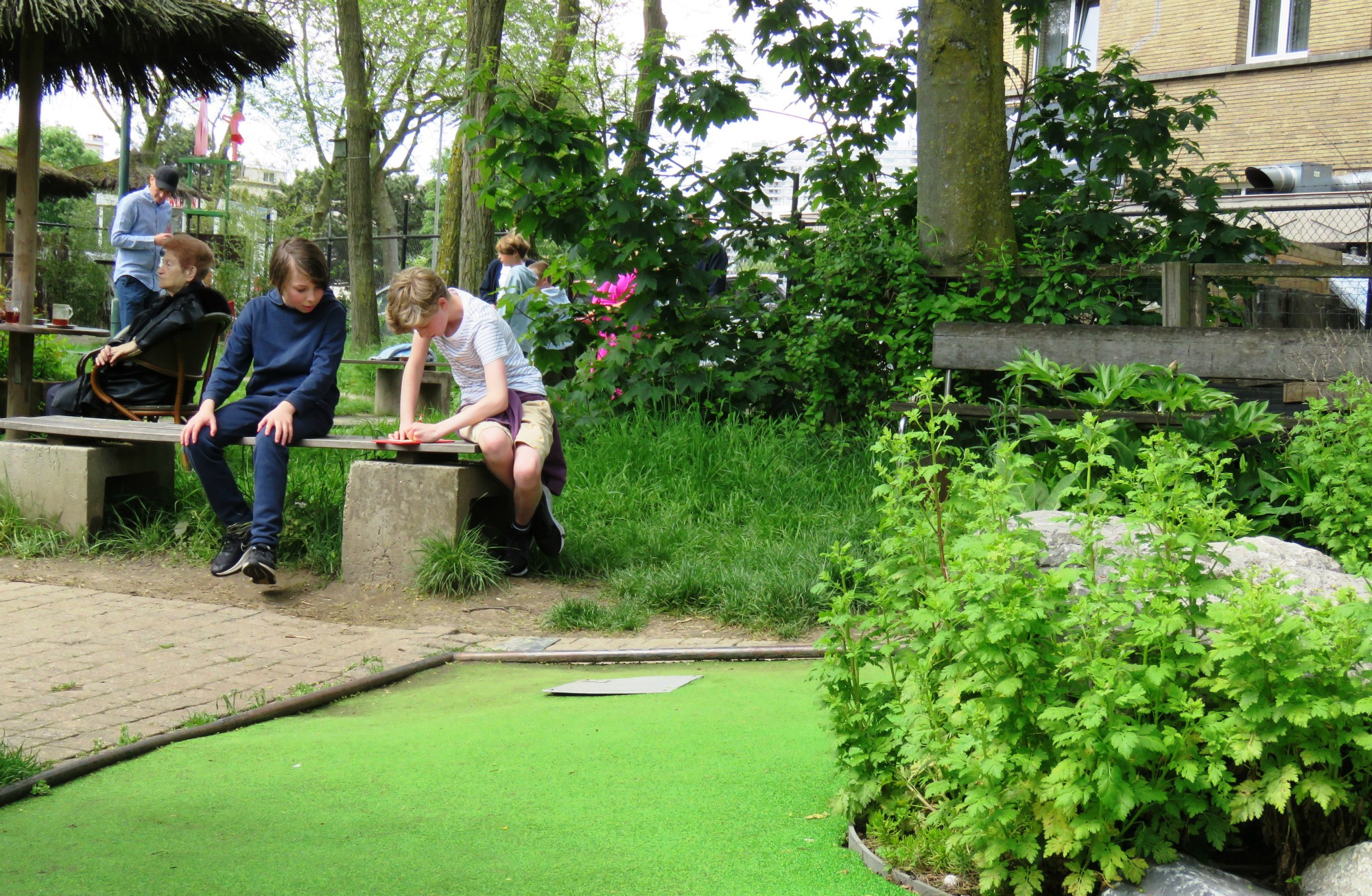 Afsluitdag vormelingen - Minigolf en iets eten en drinken