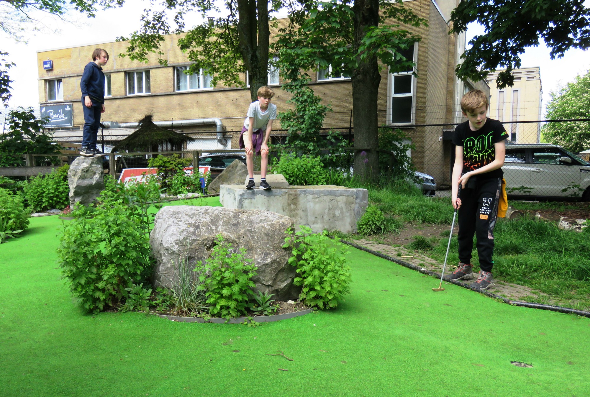 Afsluitdag vormelingen - Minigolf en iets eten en drinken