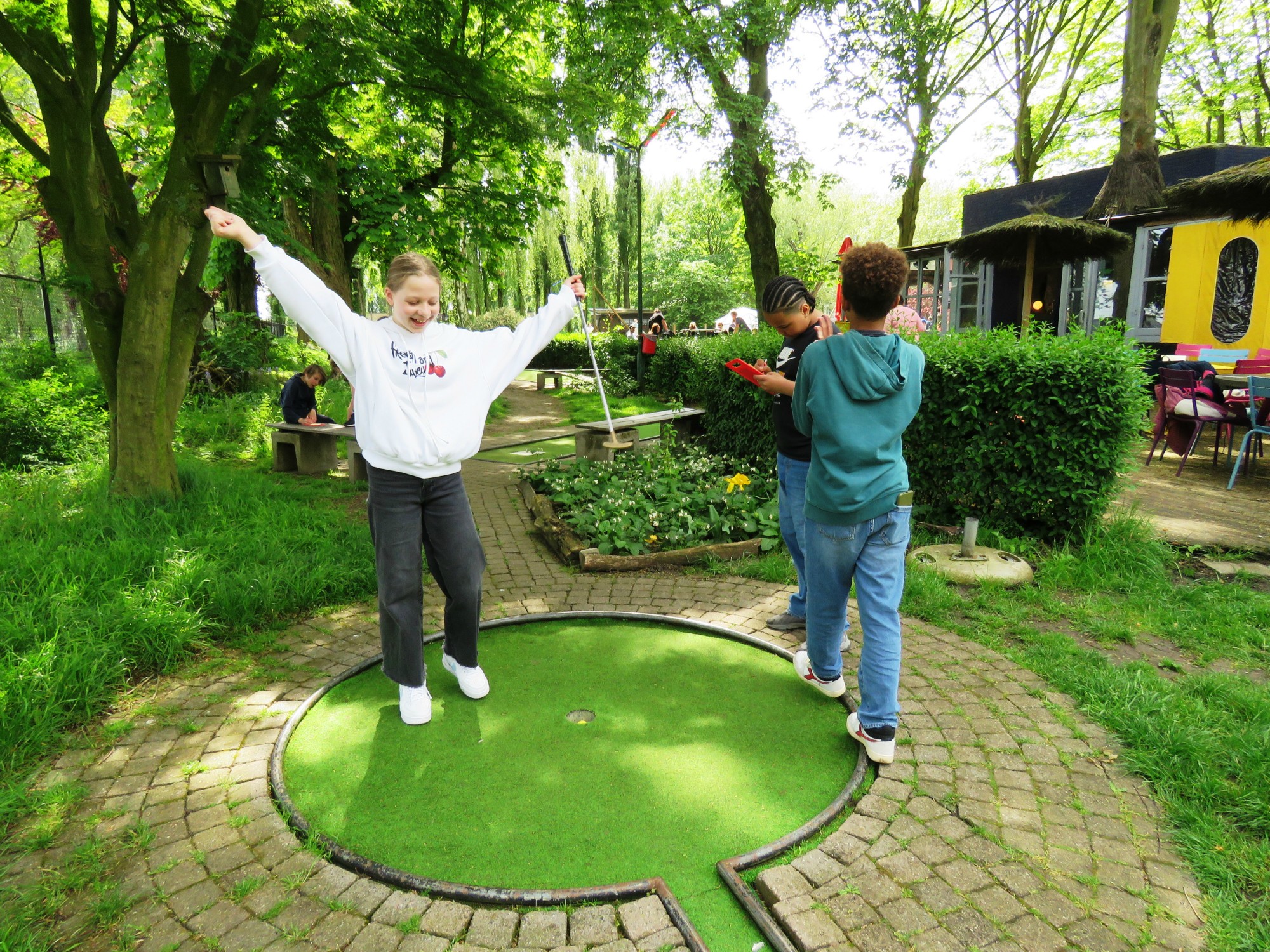 Afsluitdag vormelingen - Minigolf en iets eten en drinken