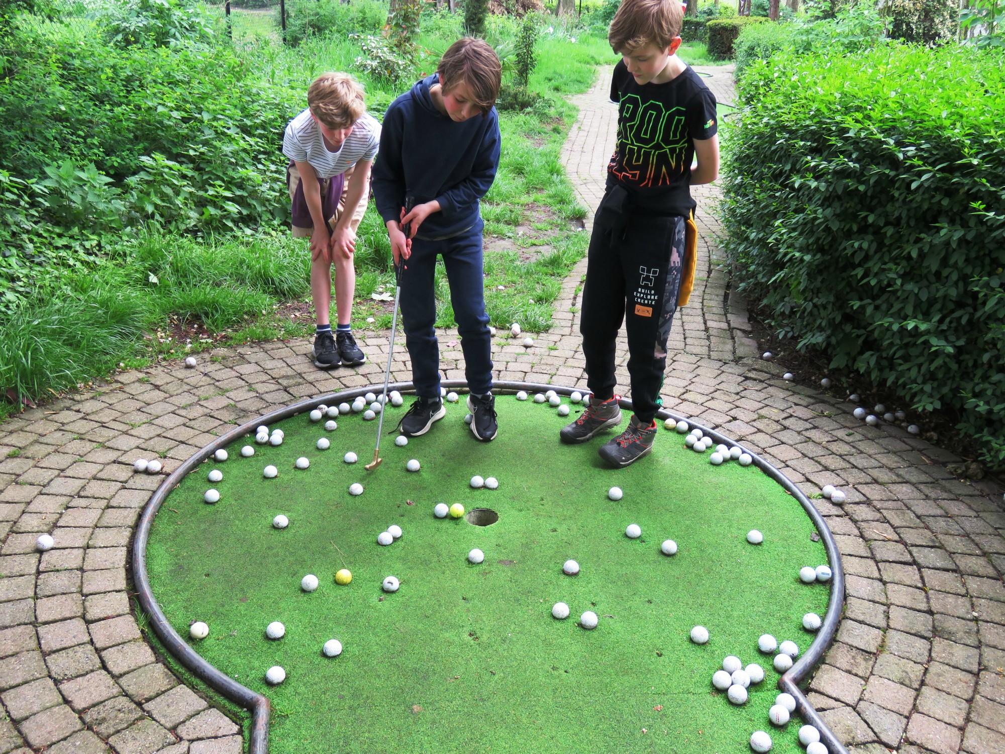 Afsluitdag vormelingen - Minigolf en iets eten en drinken