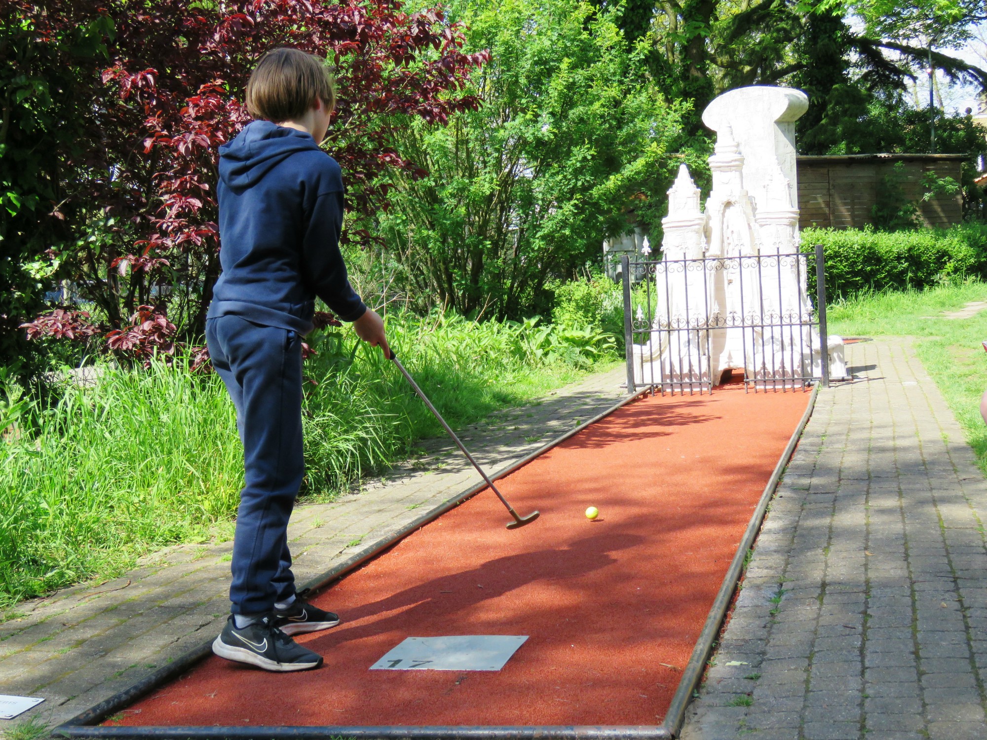 Afsluitdag vormelingen - Minigolf en iets eten en drinken