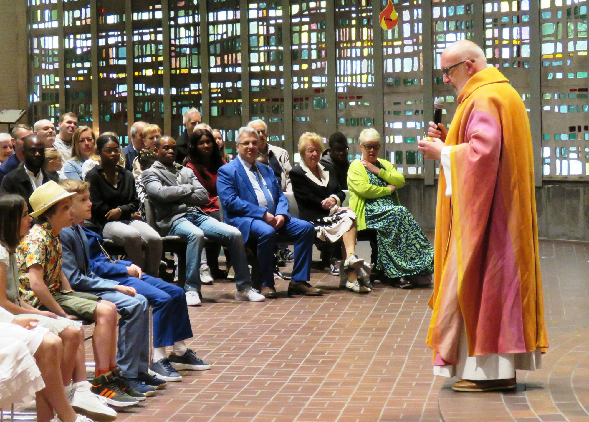 Vormselviering 2024 - Sint-Anna-ten-Drieënkerk, Antwerpen Linkeroever