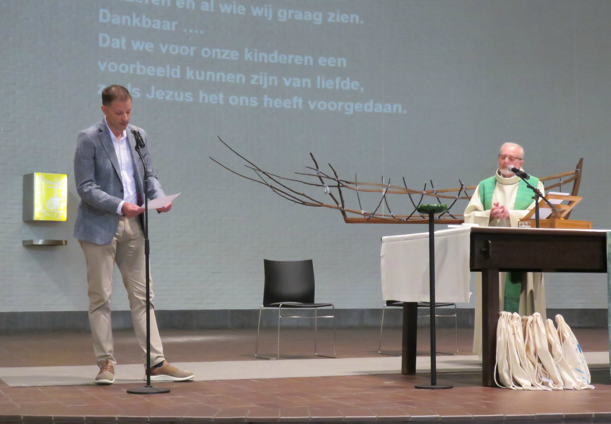 Voorbeden door vormeling, ouder en catechist