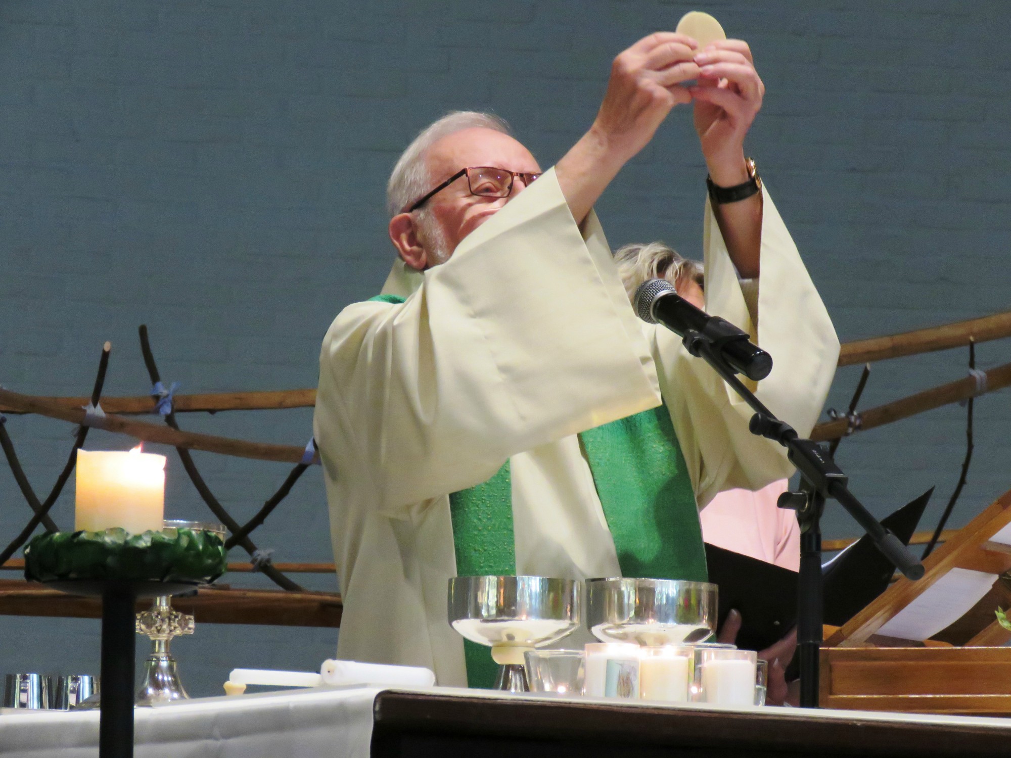 Dankviering | Eerste communicanten + Vormelingen | Paul Scheelen 85 jaar - 60 jaar priester | Sint-Anna-ten-Drieënparochie, Antwerpen Linkeroever