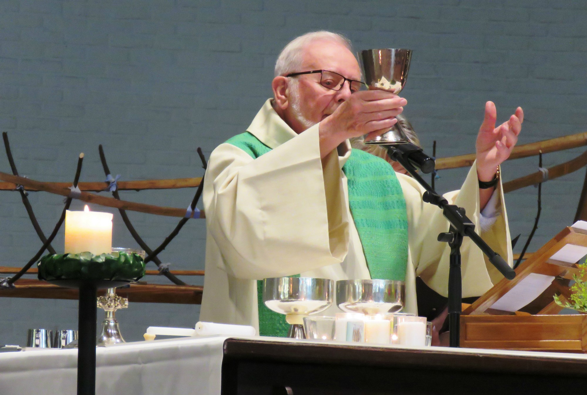 Dankviering | Eerste communicanten + Vormelingen | Paul Scheelen 85 jaar - 60 jaar priester | Sint-Anna-ten-Drieënparochie, Antwerpen Linkeroever