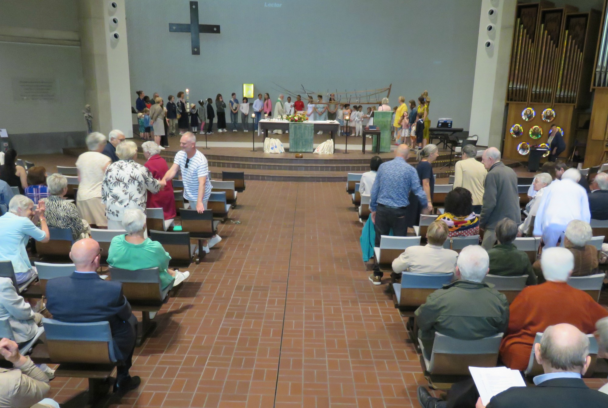 Dankviering | Eerste communicanten + Vormelingen | Paul Scheelen 85 jaar - 60 jaar priester | Sint-Anna-ten-Drieënparochie, Antwerpen Linkeroever