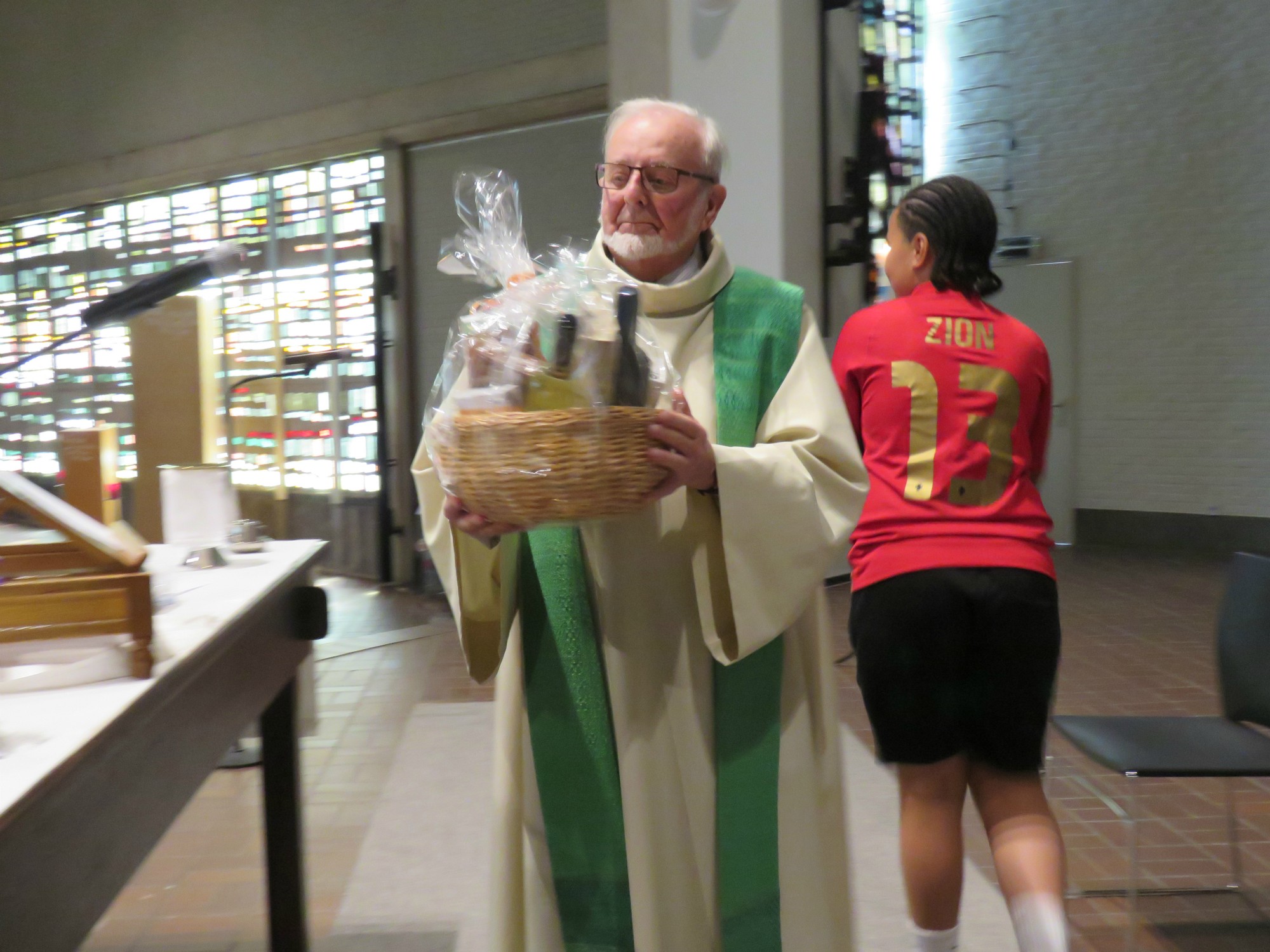 Dankviering | Eerste communicanten + Vormelingen | Paul Scheelen 85 jaar - 60 jaar priester | Sint-Anna-ten-Drieënparochie, Antwerpen Linkeroever