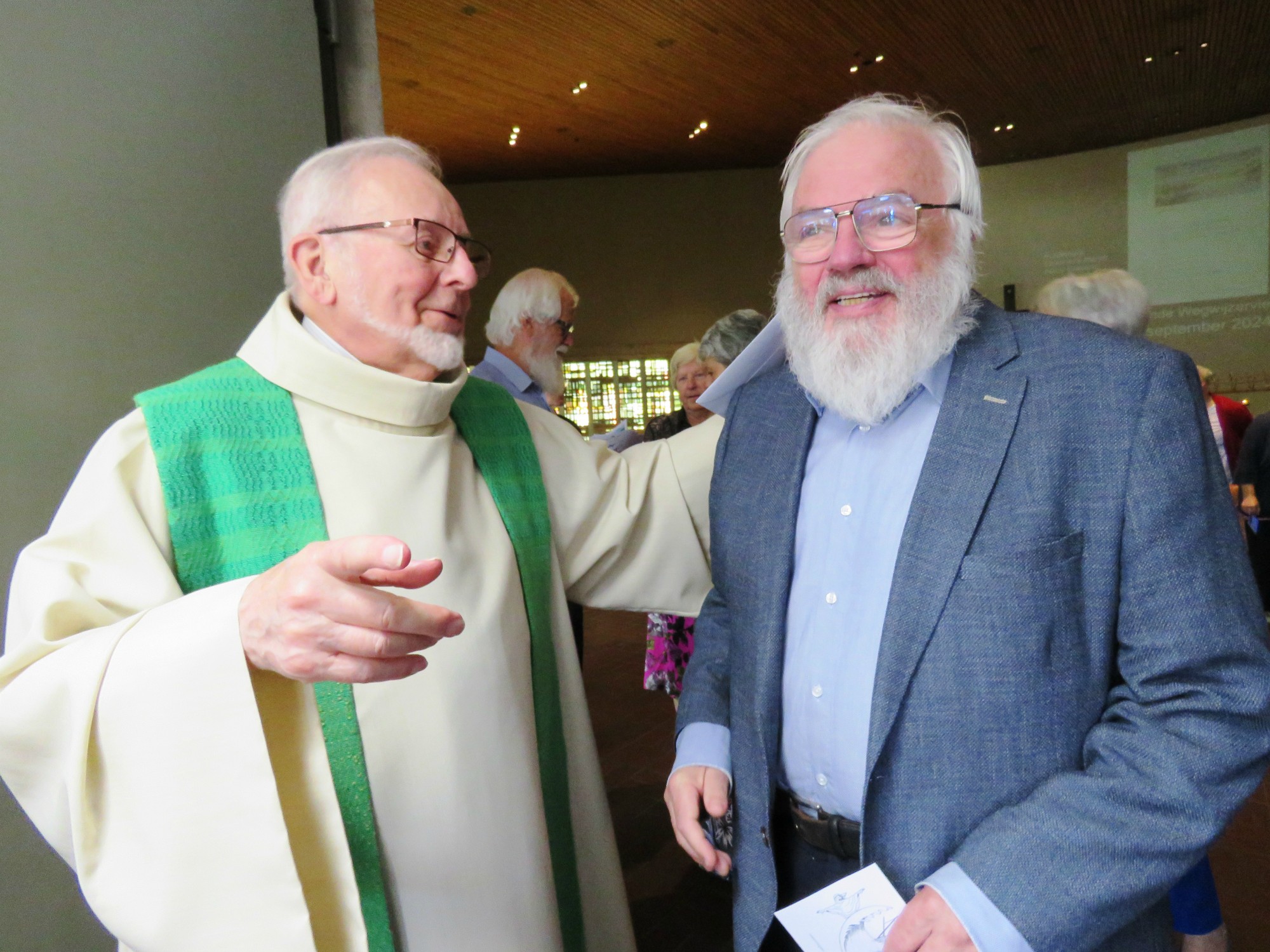 Priester Paul Scheelen en priester Jan Van Gerwen