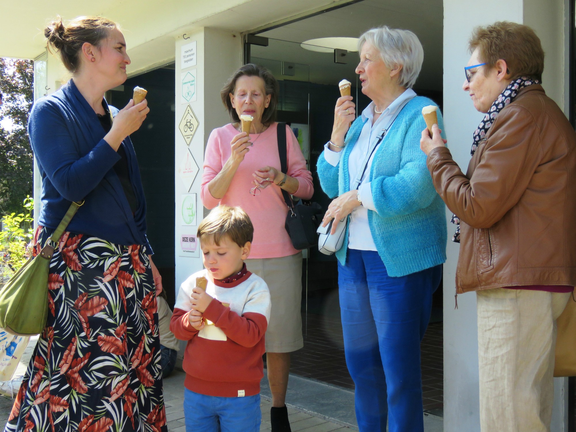 Dankviering | Eerste communicanten + Vormelingen | Paul Scheelen 85 jaar - 60 jaar priester | Sint-Anna-ten-Drieënparochie, Antwerpen Linkeroever