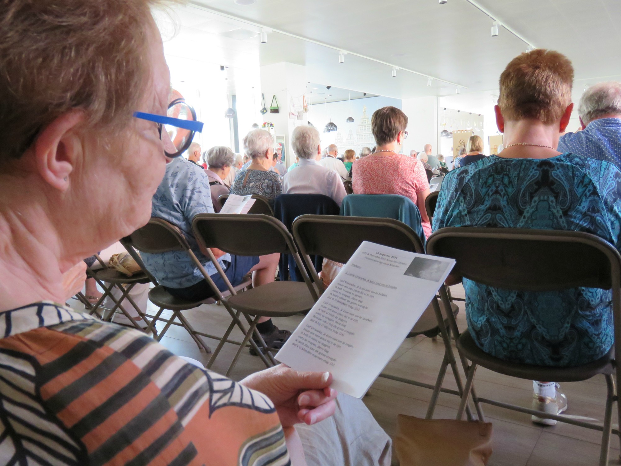 Moederdagviering | WZC Hof ter Schelde | Onze-Lieve-Vrouw Hemelvaart | Sint-Anna-ten-Drieënparochie, Antwerpen Linkeroever