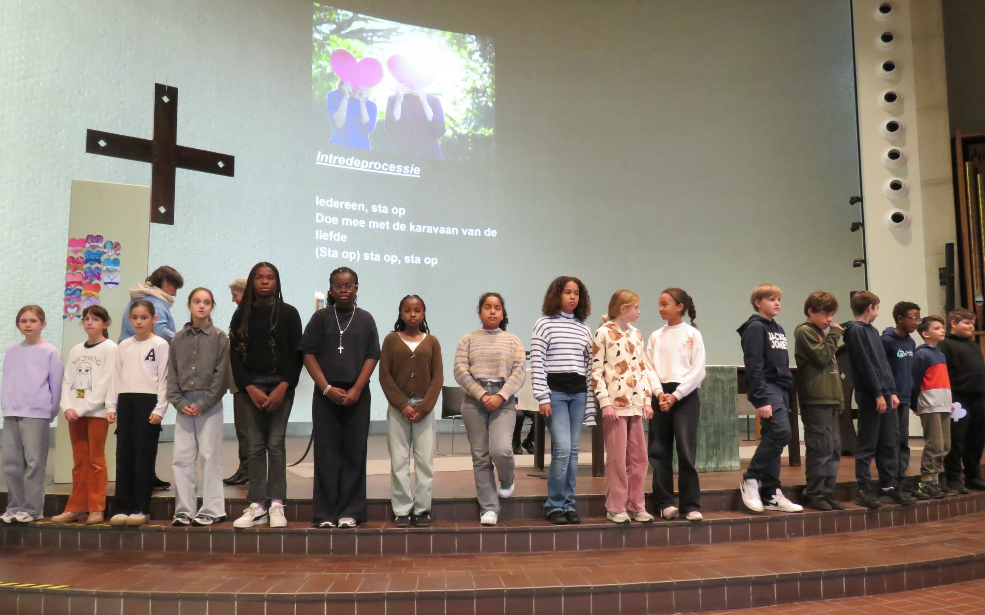 Wegwijzerviering - Voorstelling van de eerste communicanten en vormelingen gevolgd door de naamafroeping