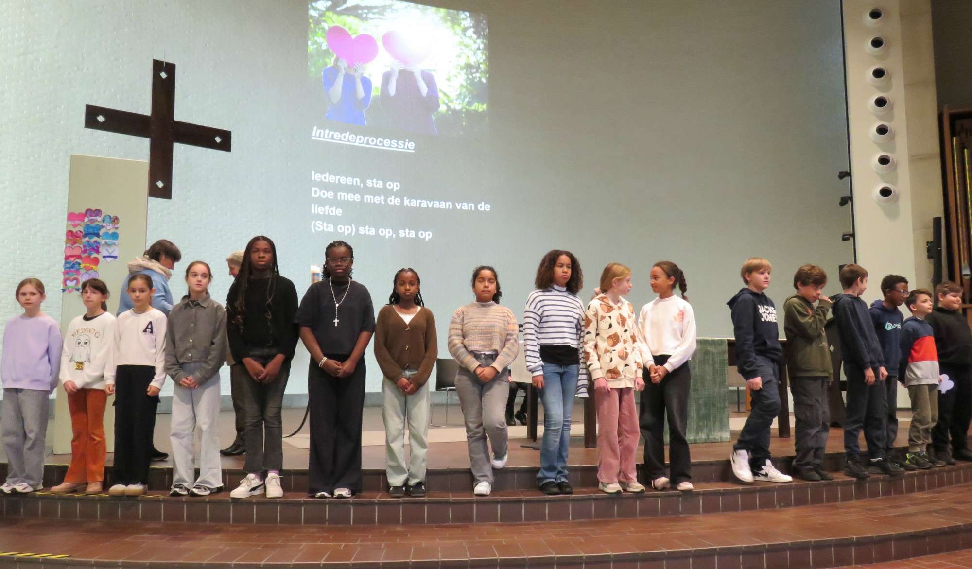 Wegwijzerviering - Voorstelling van de eerste communicanten en vormelingen gevolgd door de naamafroeping