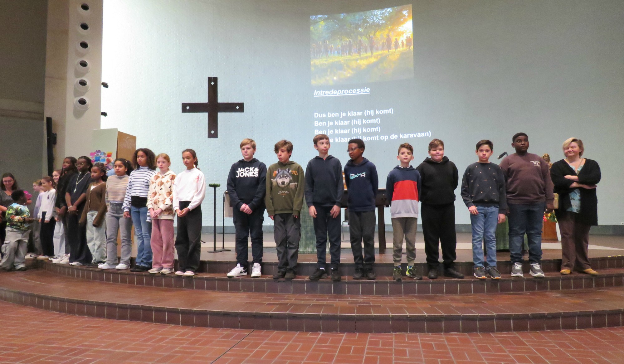 Wegwijzerviering - Voorstelling van de eerste communicanten en vormelingen gevolgd door de naamafroeping