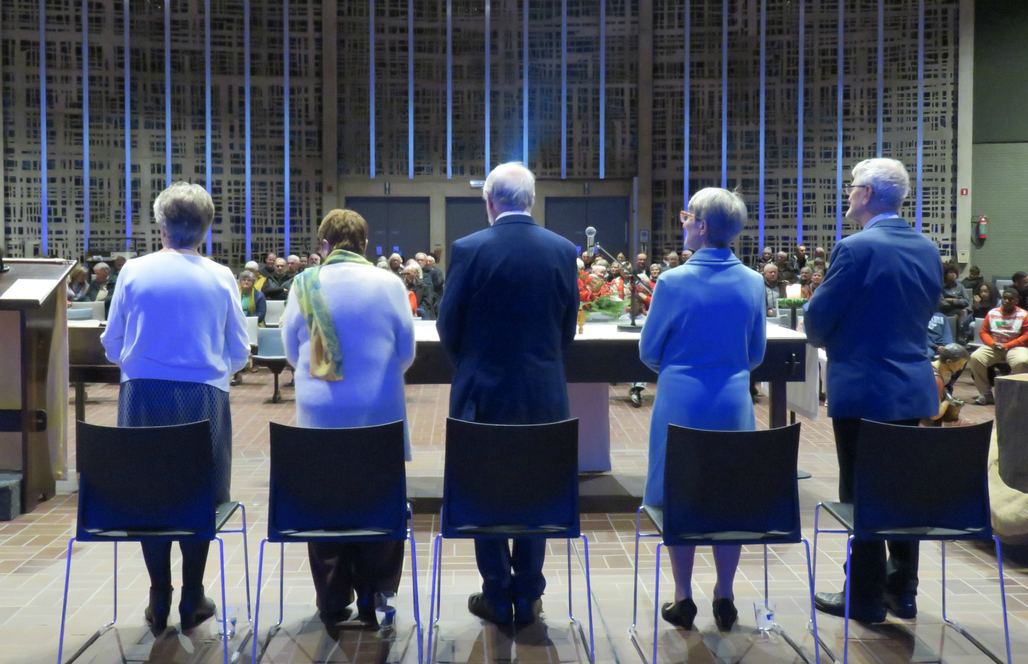 Kerstavondviering - Vijf van de zes gebedsleiders gingen de viering voor - Sint-Annakoor - Joannes Thuy - Sint-Anna-ten-Drieënkerk, Antwerpen Linkeroever