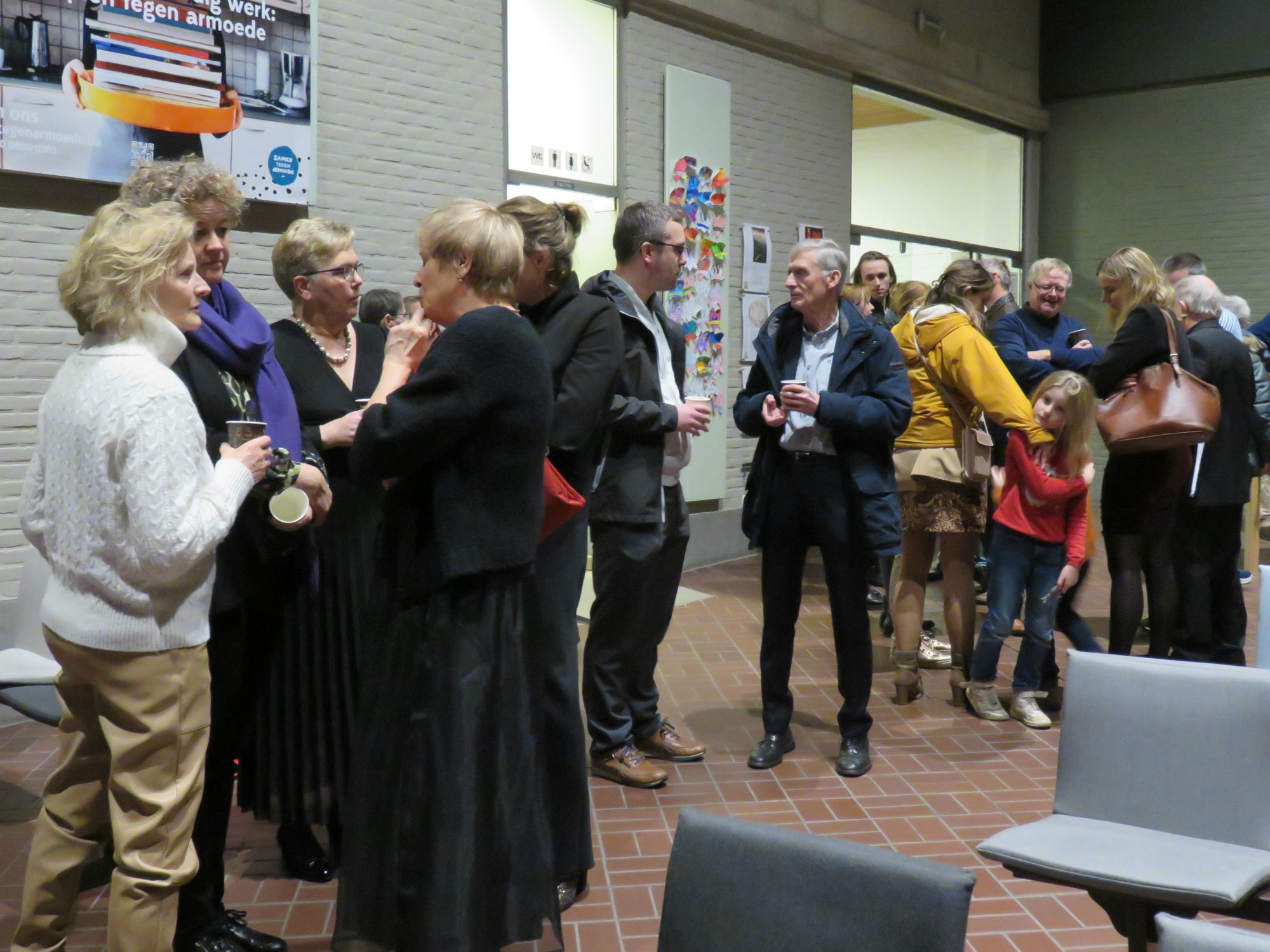 Kerstavondviering - Na de viering was het nog genieten van Gluhwein en fruitsap