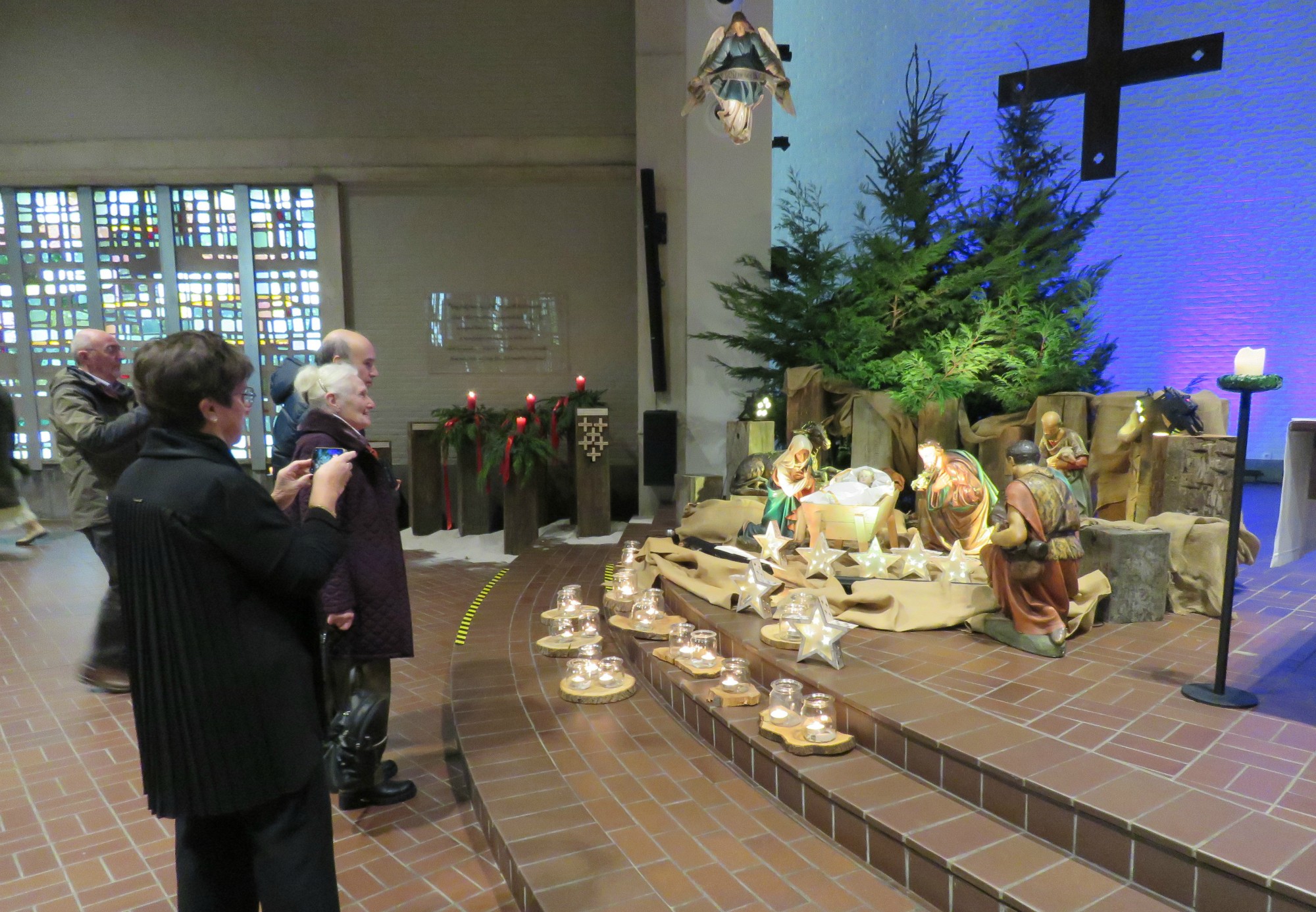 Kerstviering - De kerststal kon op heel veel bijval rekenen