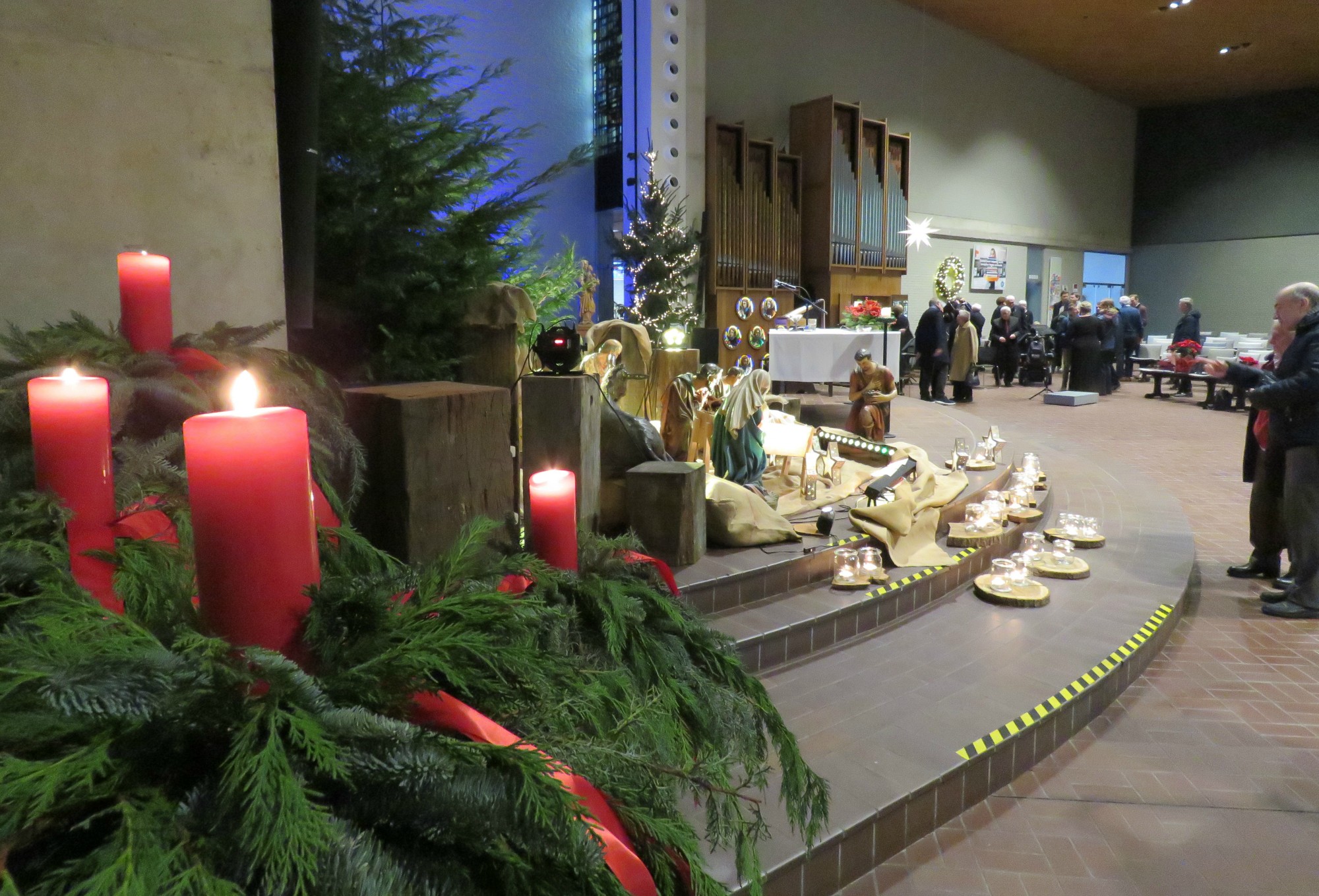 Kerstviering - De kerststal kon op heel veel bijval rekenen