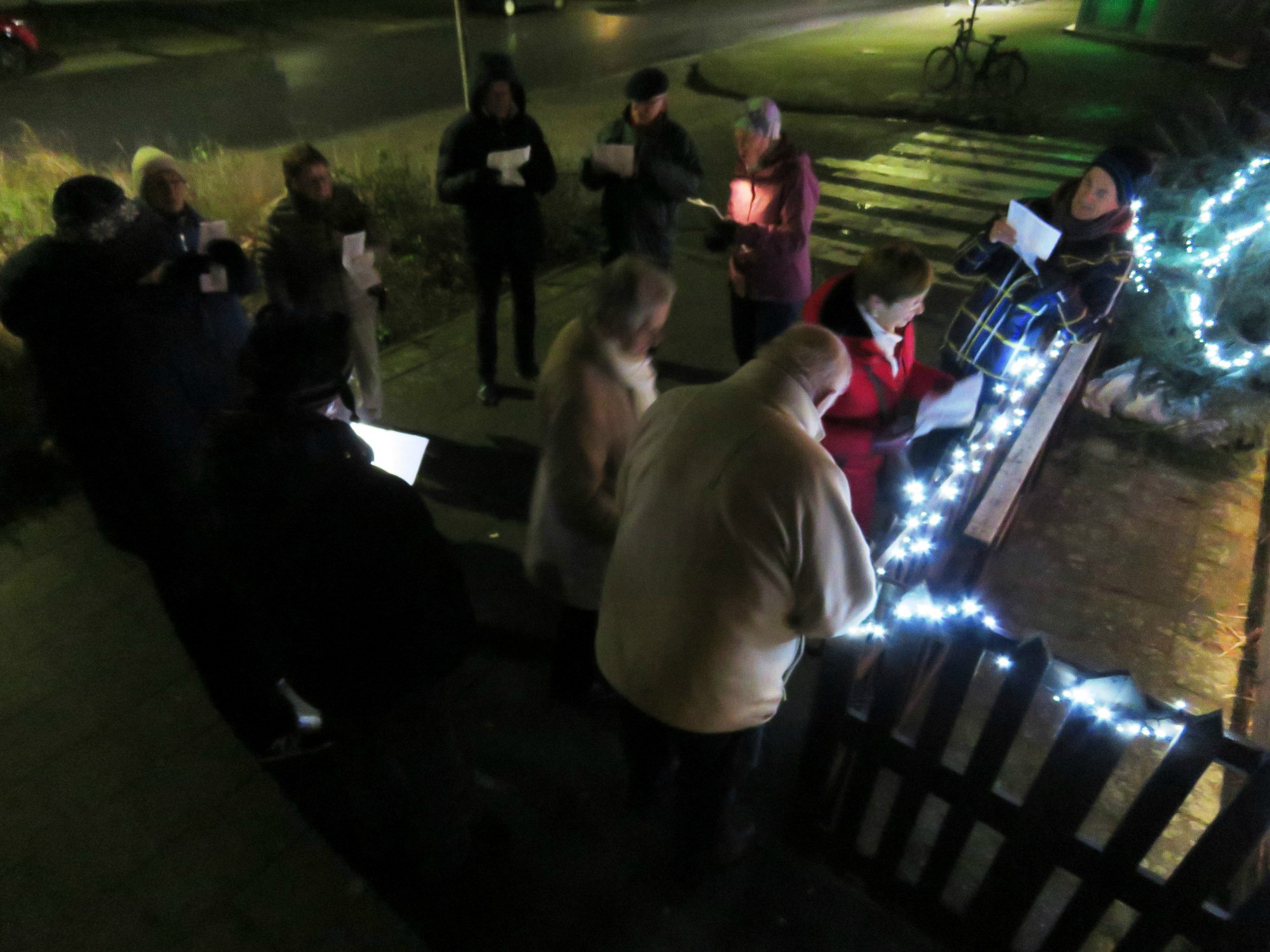 Kerststalzingen - KWB - Kerststal Melis Stokelaan - Driekoningenzingen - Sint-Anna-ten-Drieënparochie, Antwerpen Linkeroever