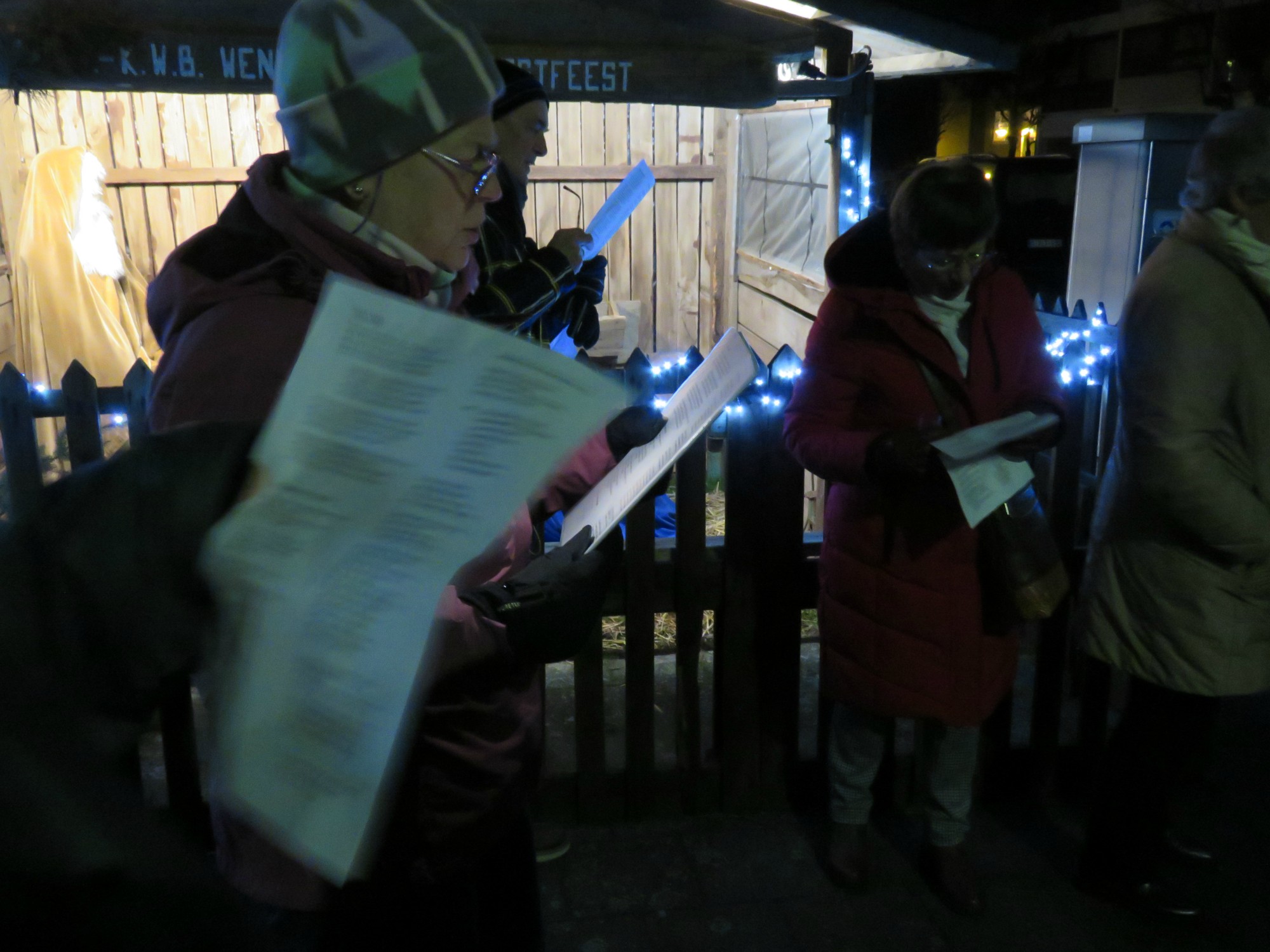 Kerststalzingen - KWB - Kerststal Melis Stokelaan - Driekoningenzingen - Sint-Anna-ten-Drieënparochie, Antwerpen Linkeroever