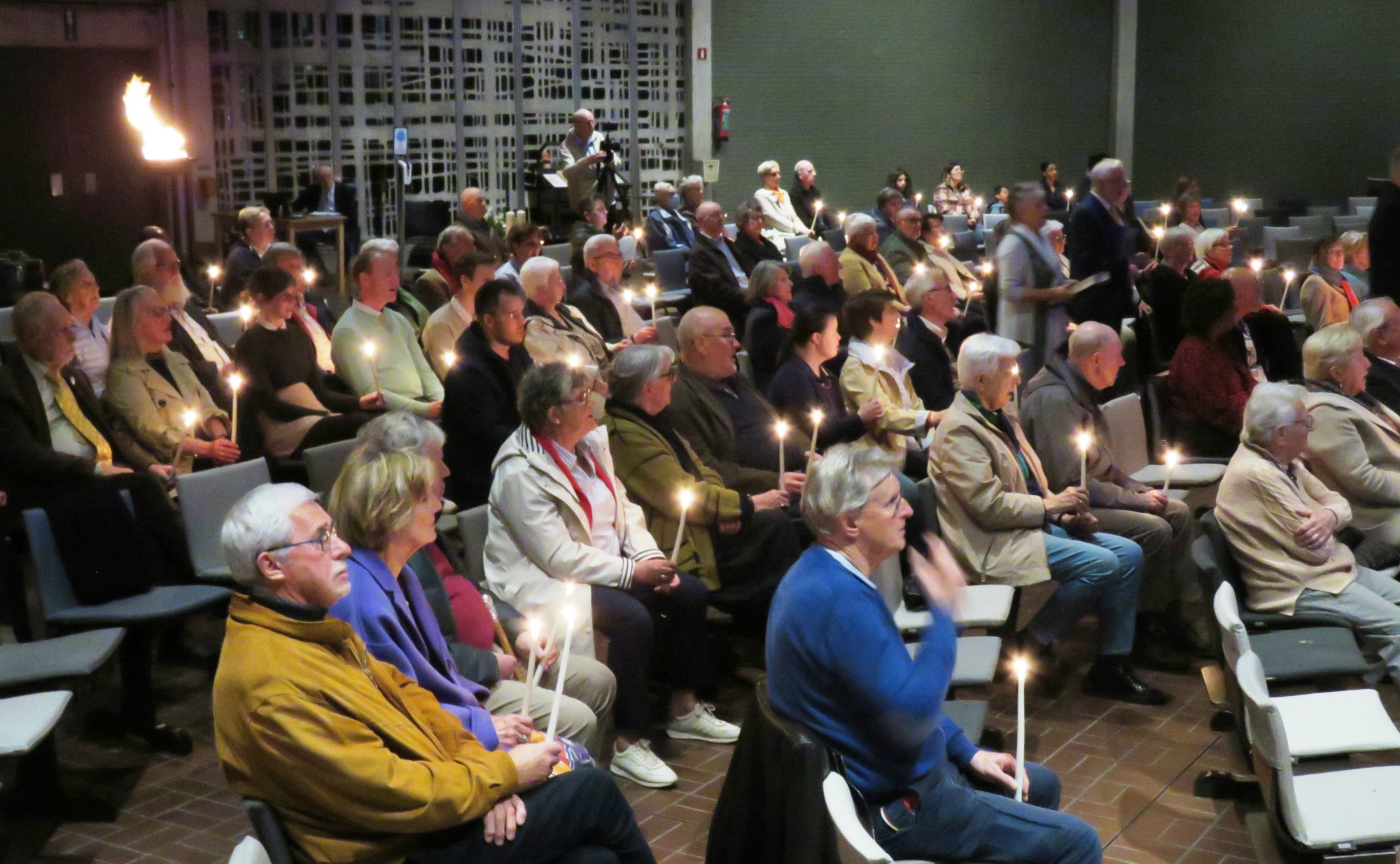 Paaswake - Het vuur wordt verdeeld in de kerk