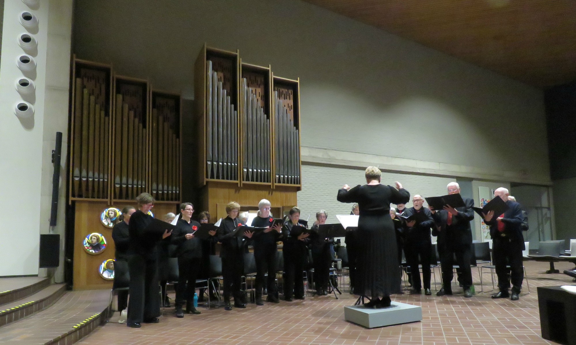 Paaswake - Het Sint-Annakoor o.l.v. Myriam Baert met het slotlied