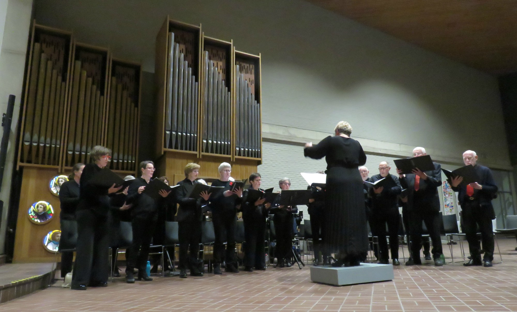 Paaswake - Het Sint-Annakoor o.l.v. Myriam Baert met het slotlied