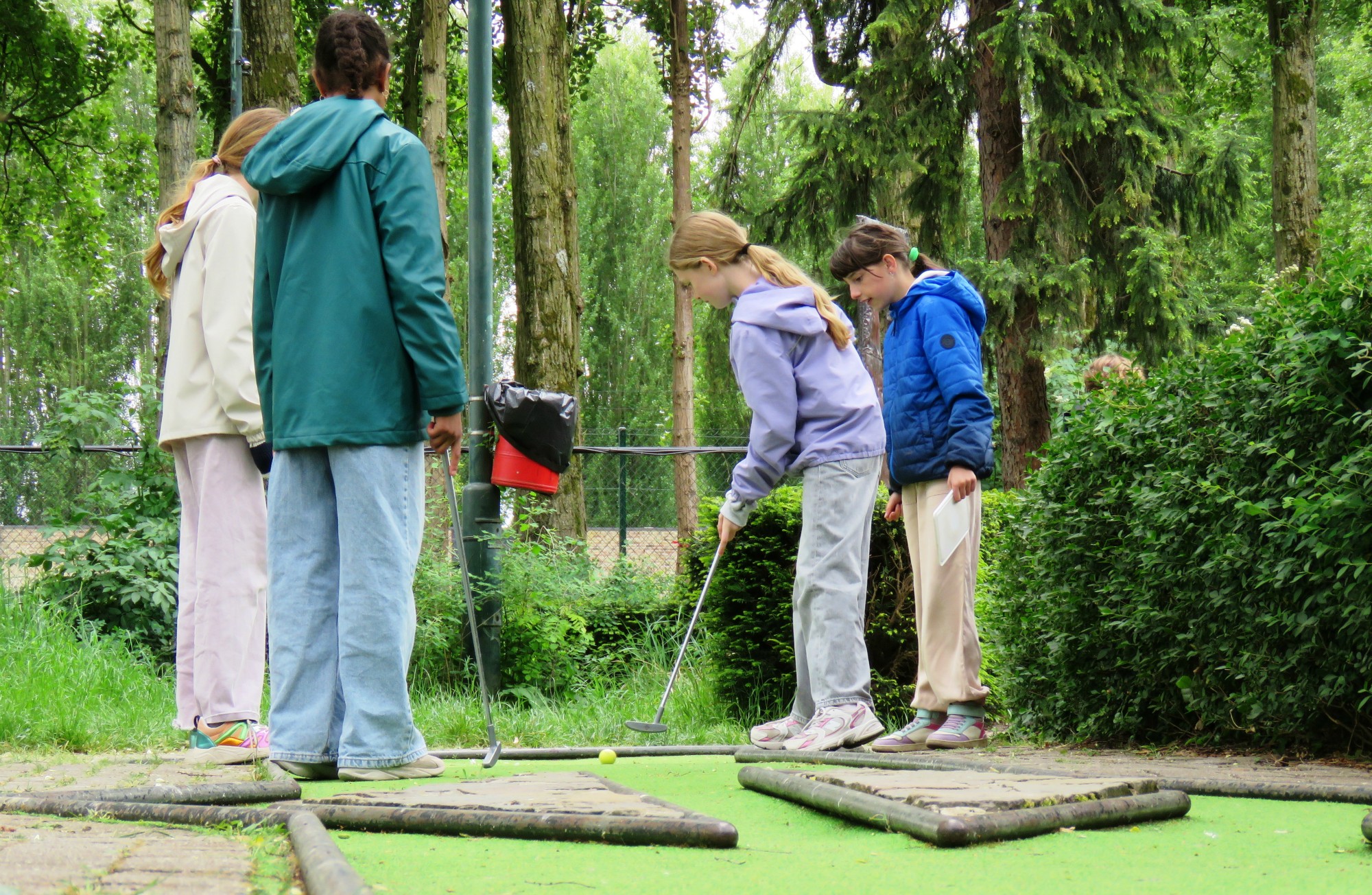 Vormelingen 2025 - Minigolf om samen de dag af te sluiten