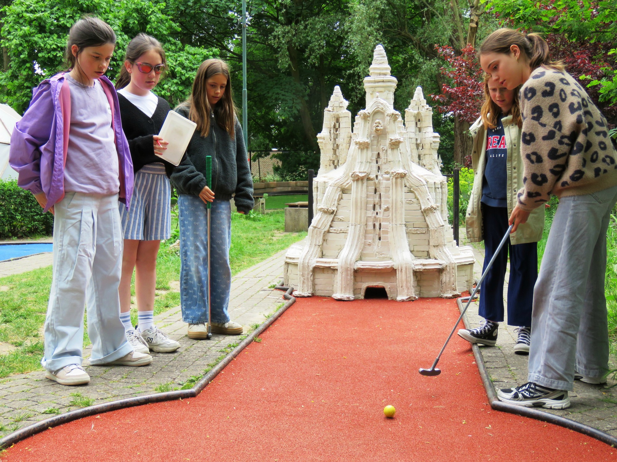 Vormelingen 2025 - Minigolf om samen de dag af te sluiten